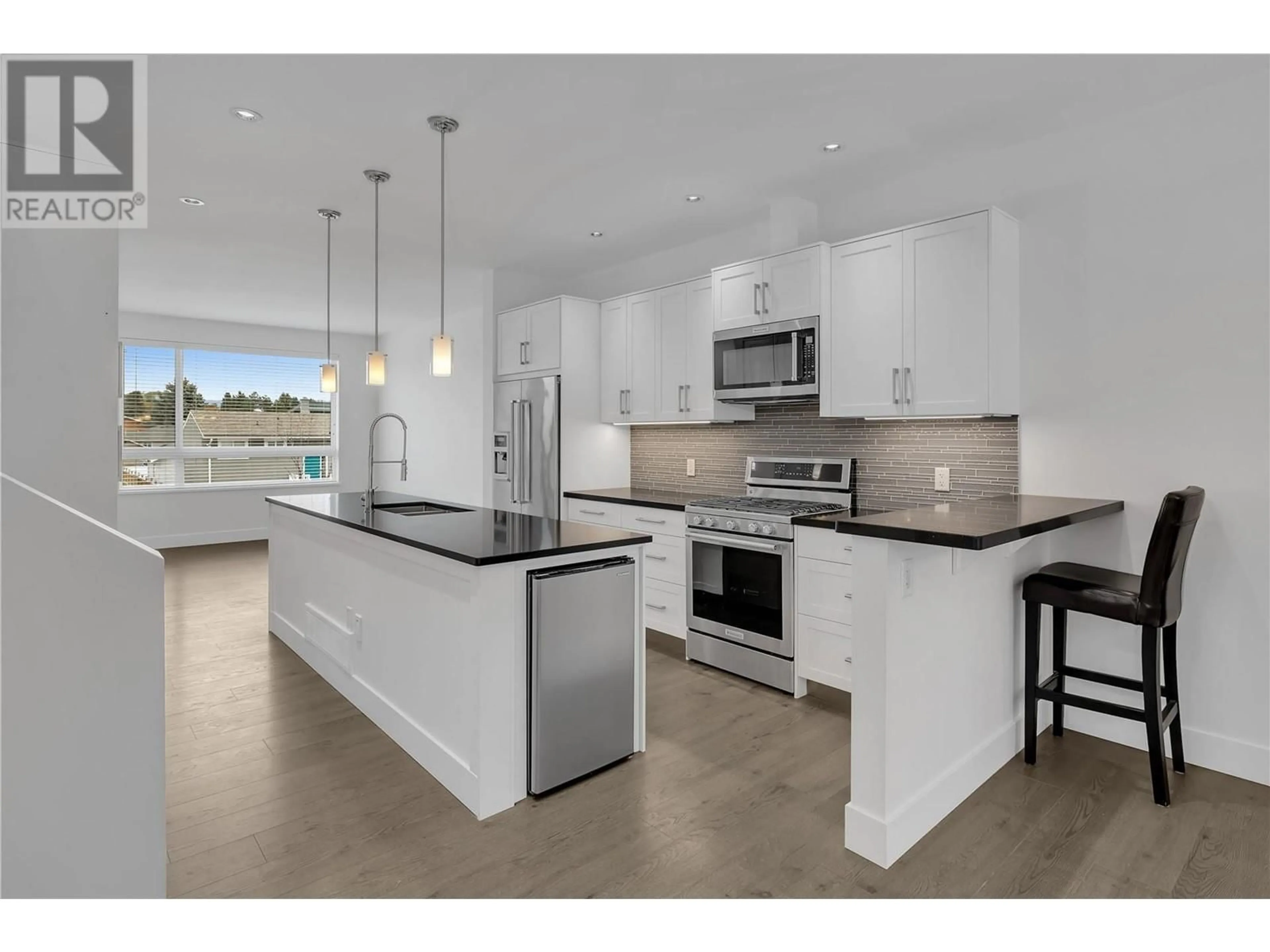 Contemporary kitchen for 3510 Landie Road Unit# 23, Kelowna British Columbia V1W3A8