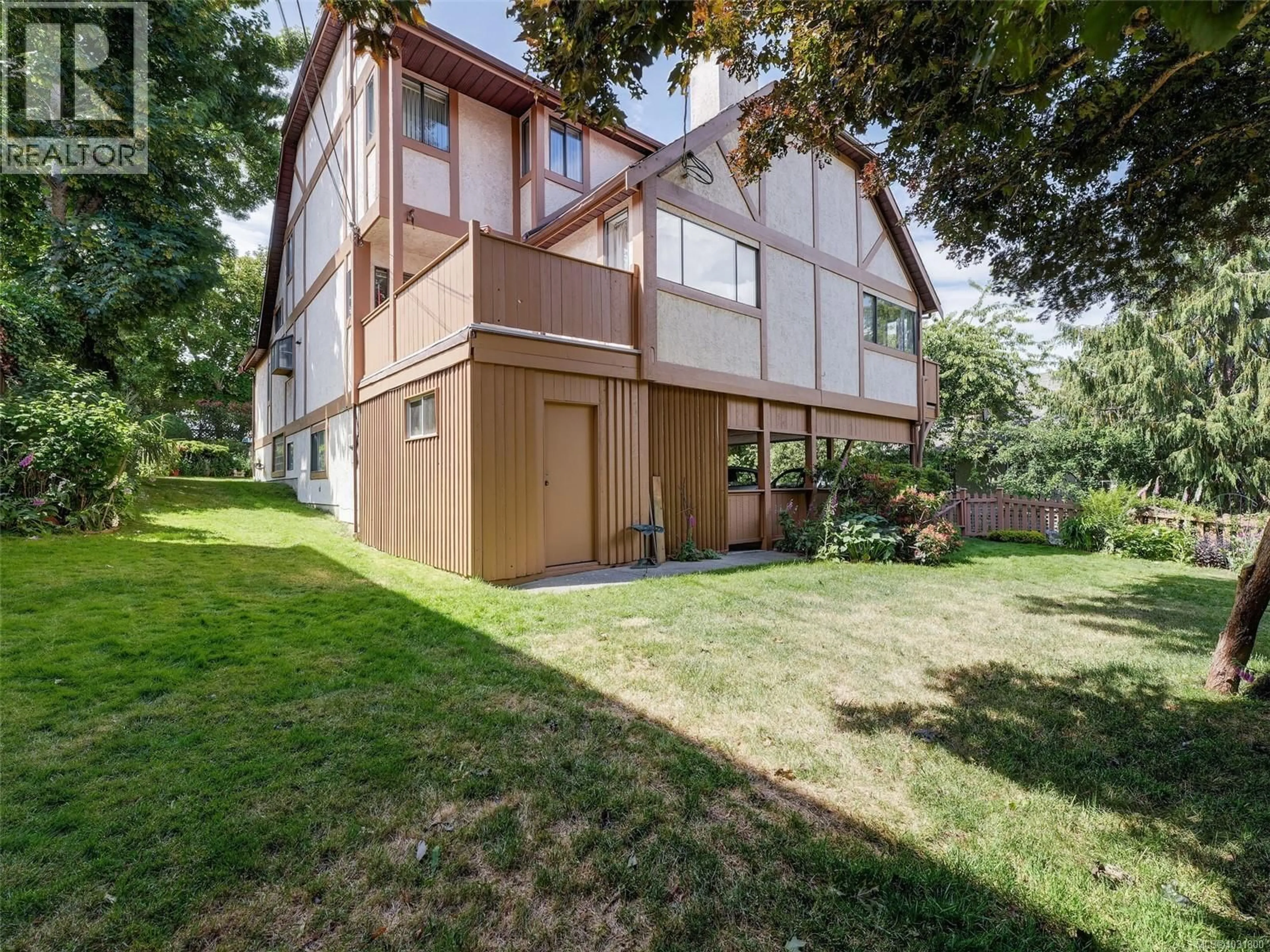 Unknown for 1335 RUDLIN STREET, Victoria British Columbia V8V3R9