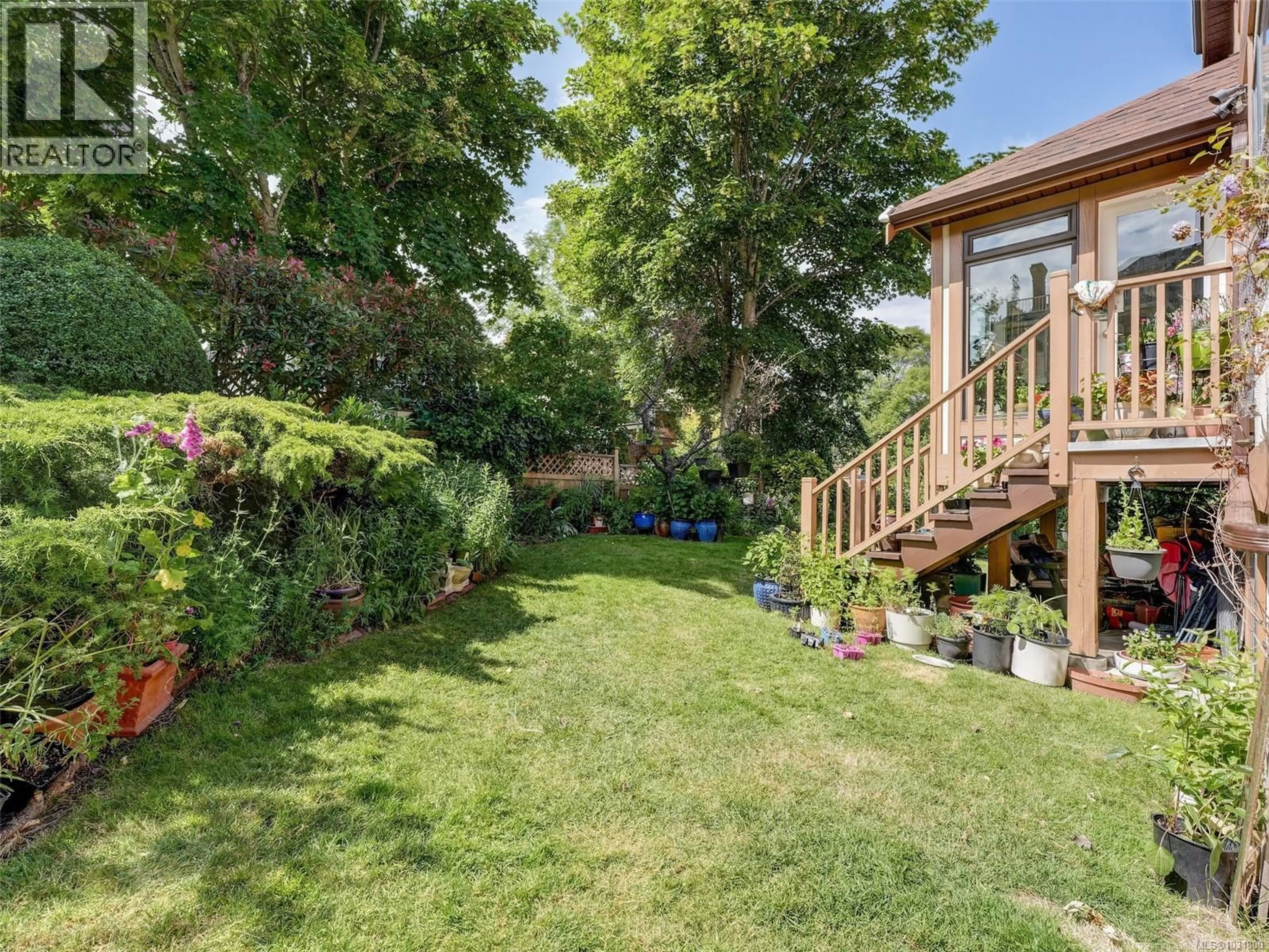 Patio, unknown for 1335 RUDLIN STREET, Victoria British Columbia V8V3R9