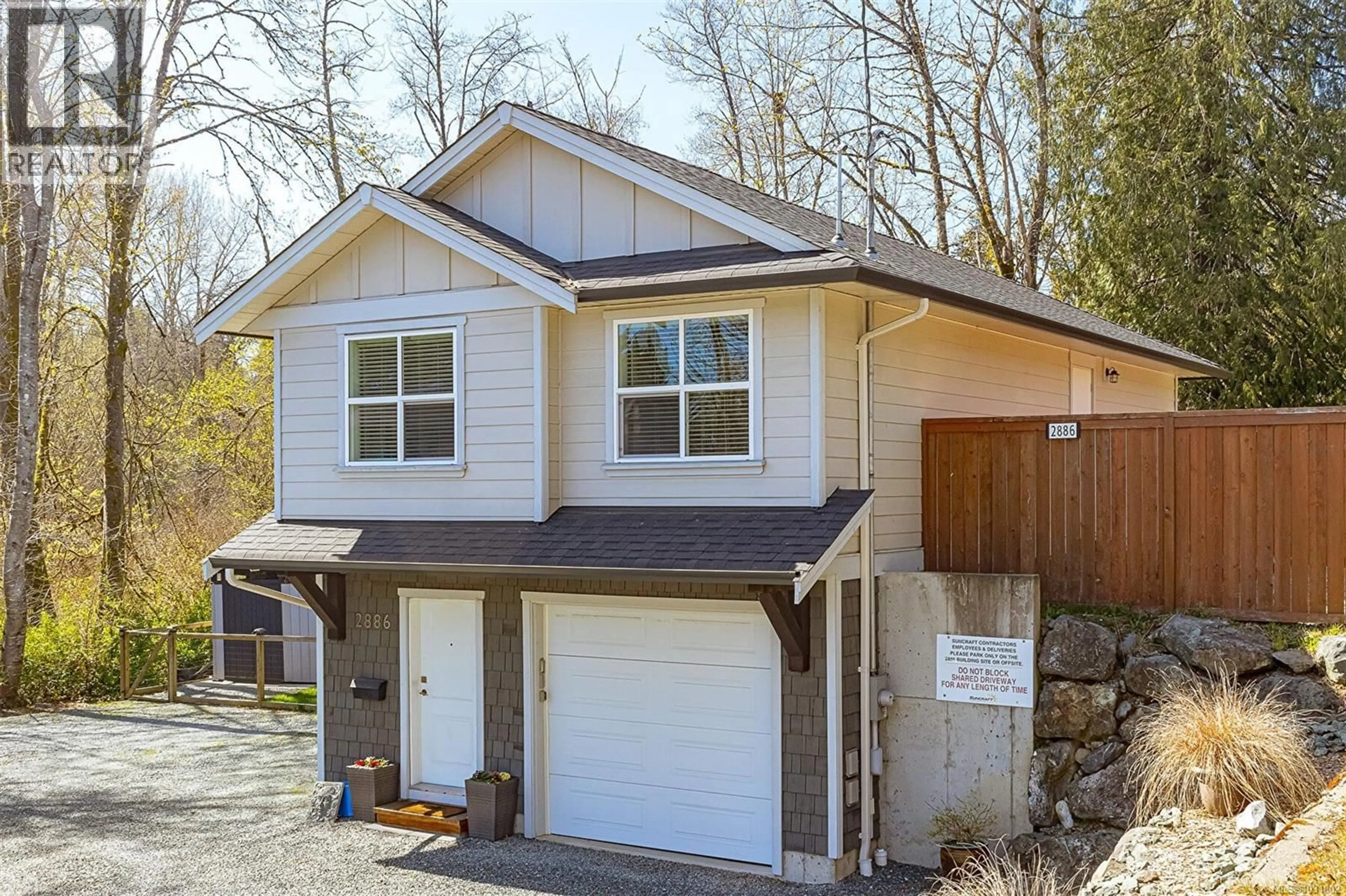 Home with vinyl exterior material, street for 2886 SHERMAN ROAD, Duncan British Columbia V9L2B6