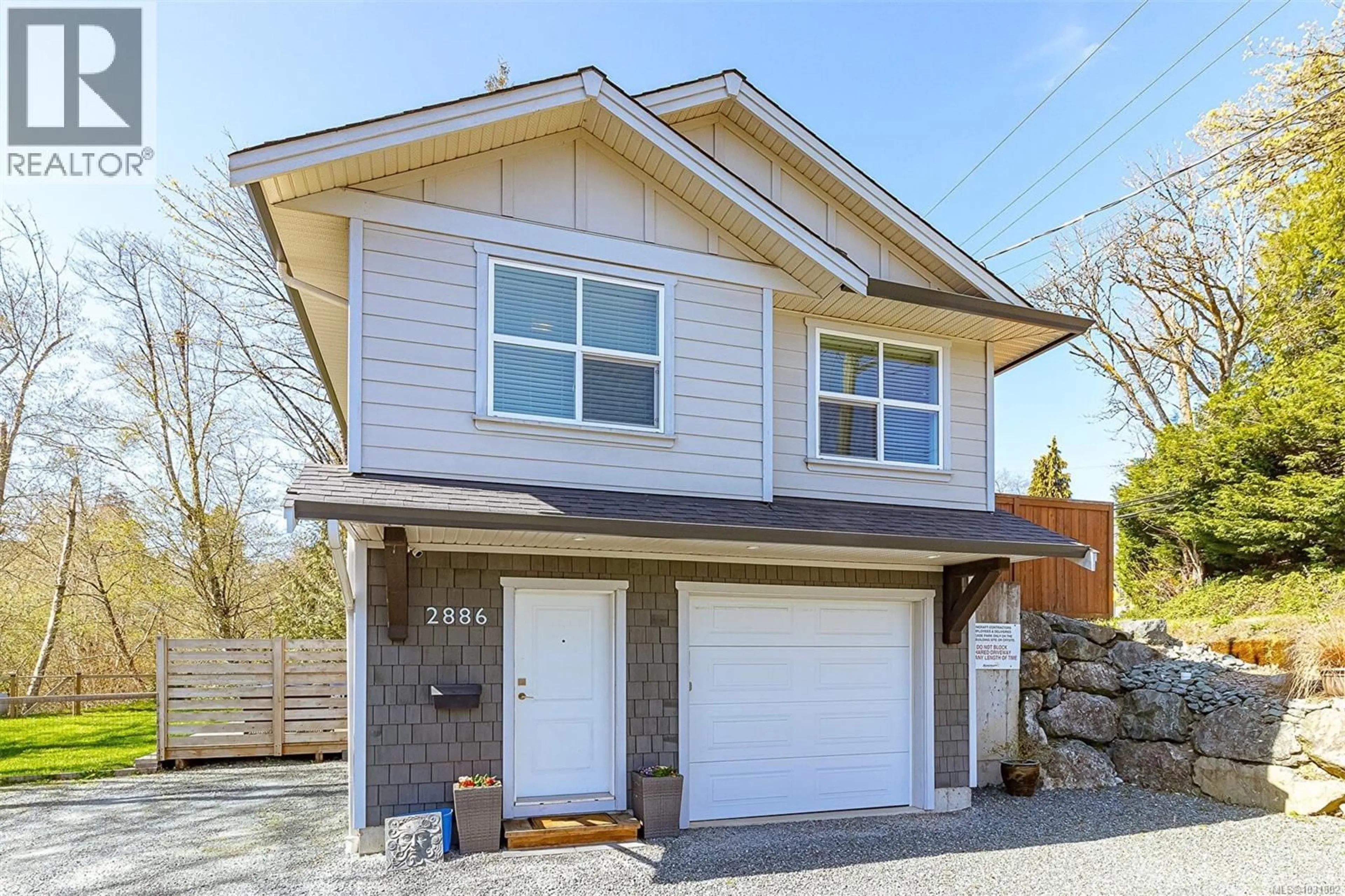 Home with vinyl exterior material, street for 2886 SHERMAN ROAD, Duncan British Columbia V9L2B6