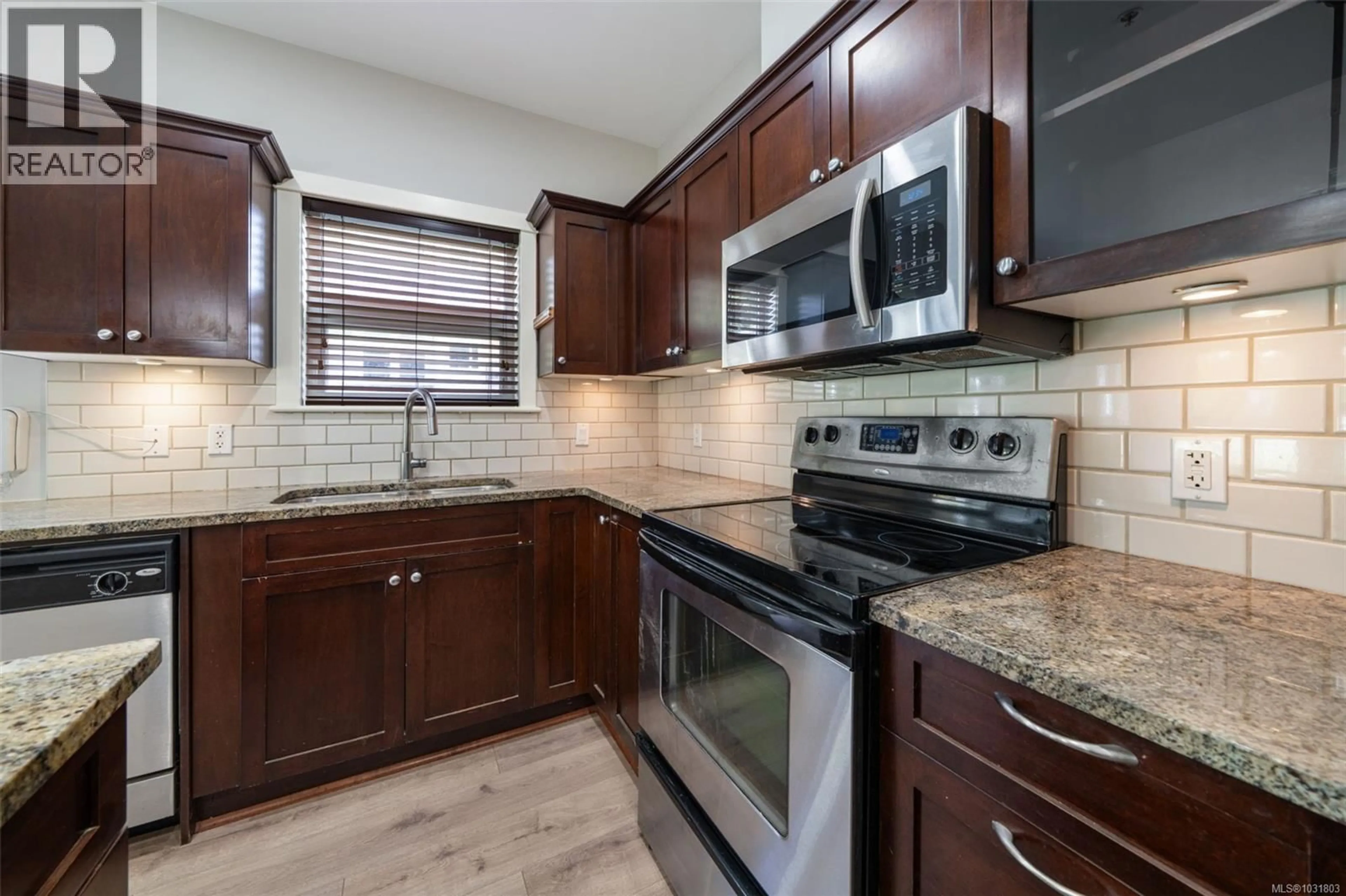 Standard kitchen, ceramic/tile floor for 210 - 201 NURSERY HILL DRIVE, View Royal British Columbia V9B0H7