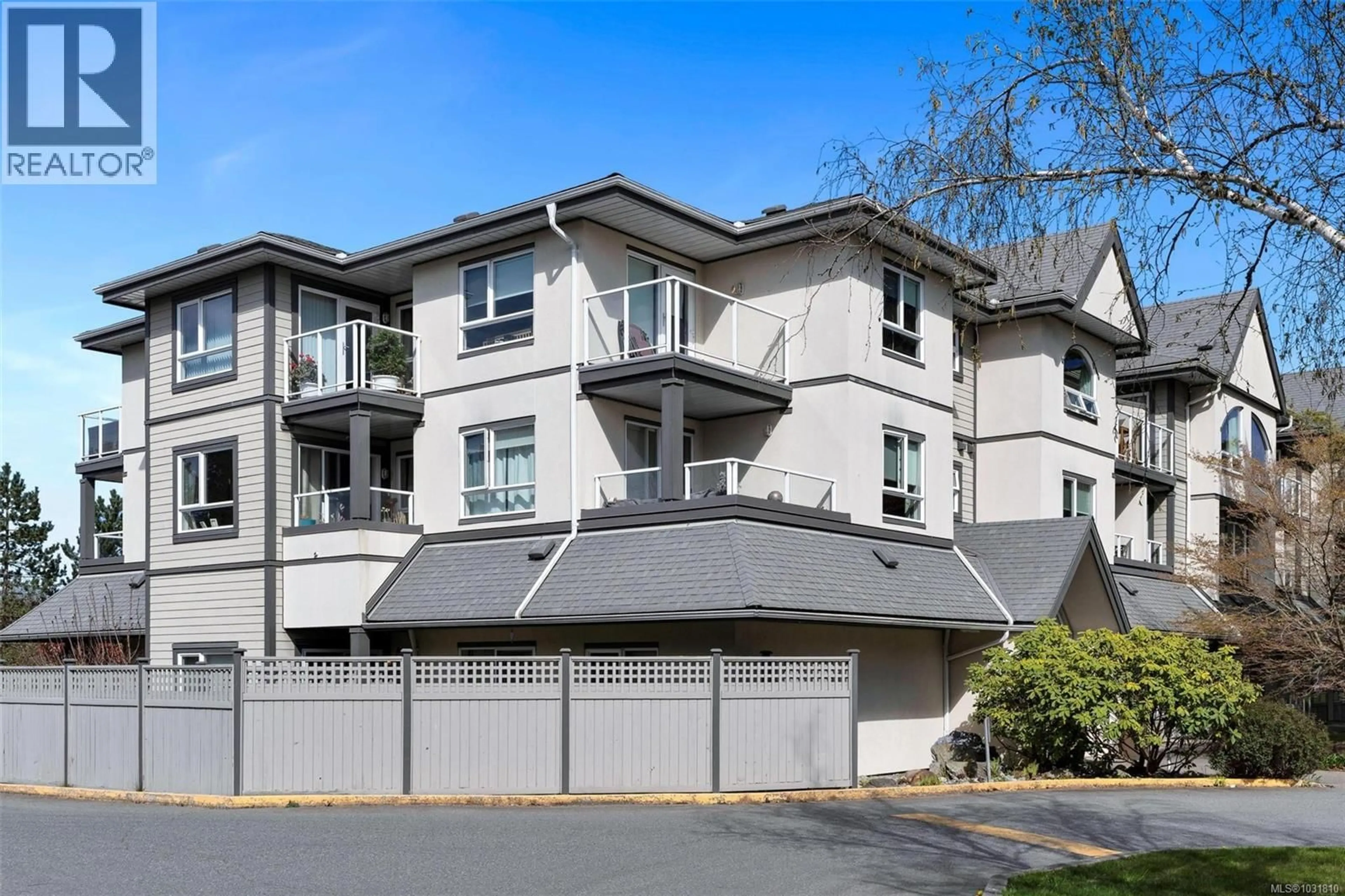 Unknown for 304 - 2227 JAMES WHITE BOULEVARD, Sidney British Columbia V8L1Z5