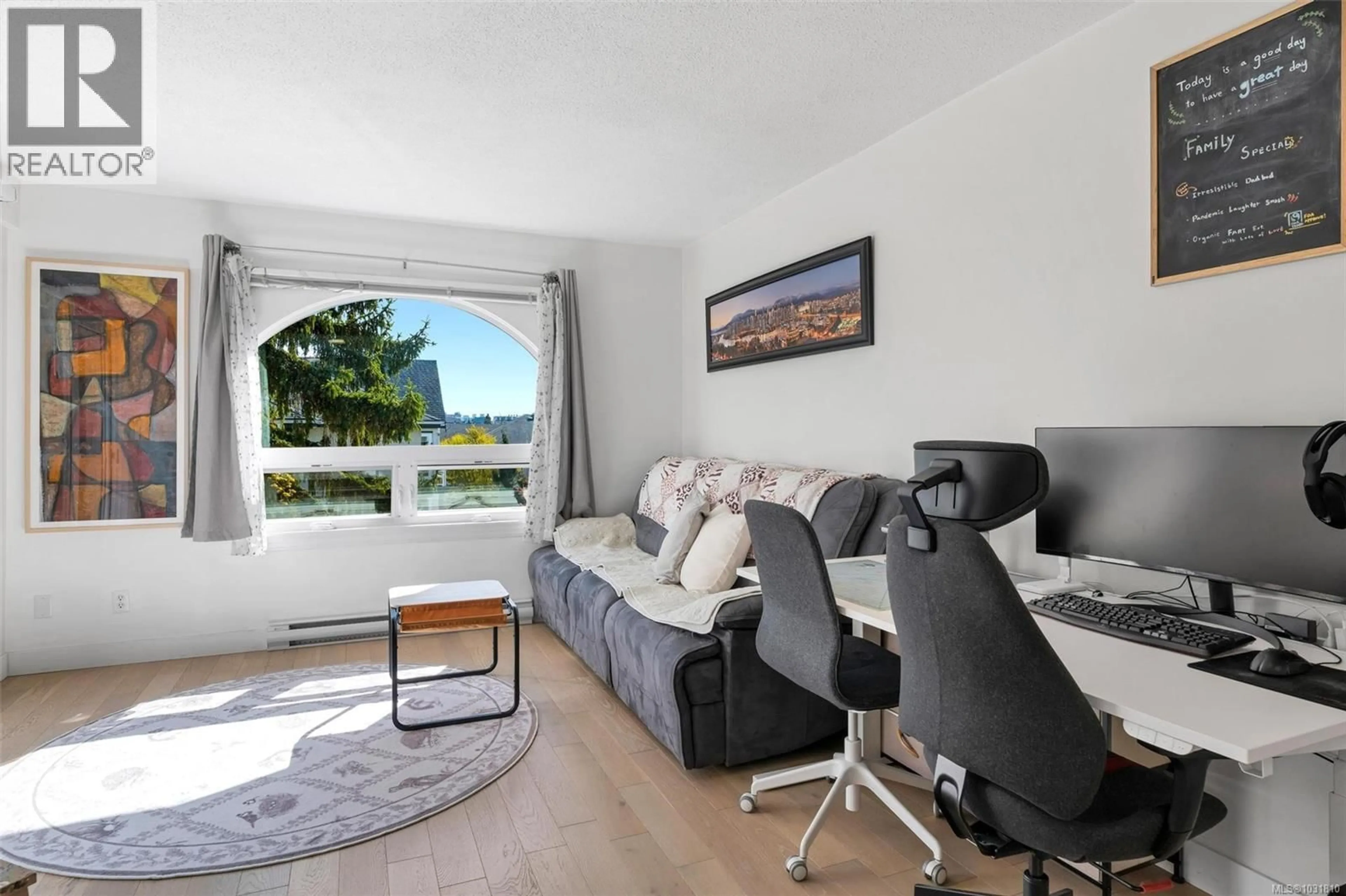 Living room with furniture, unknown for 304 - 2227 JAMES WHITE BOULEVARD, Sidney British Columbia V8L1Z5