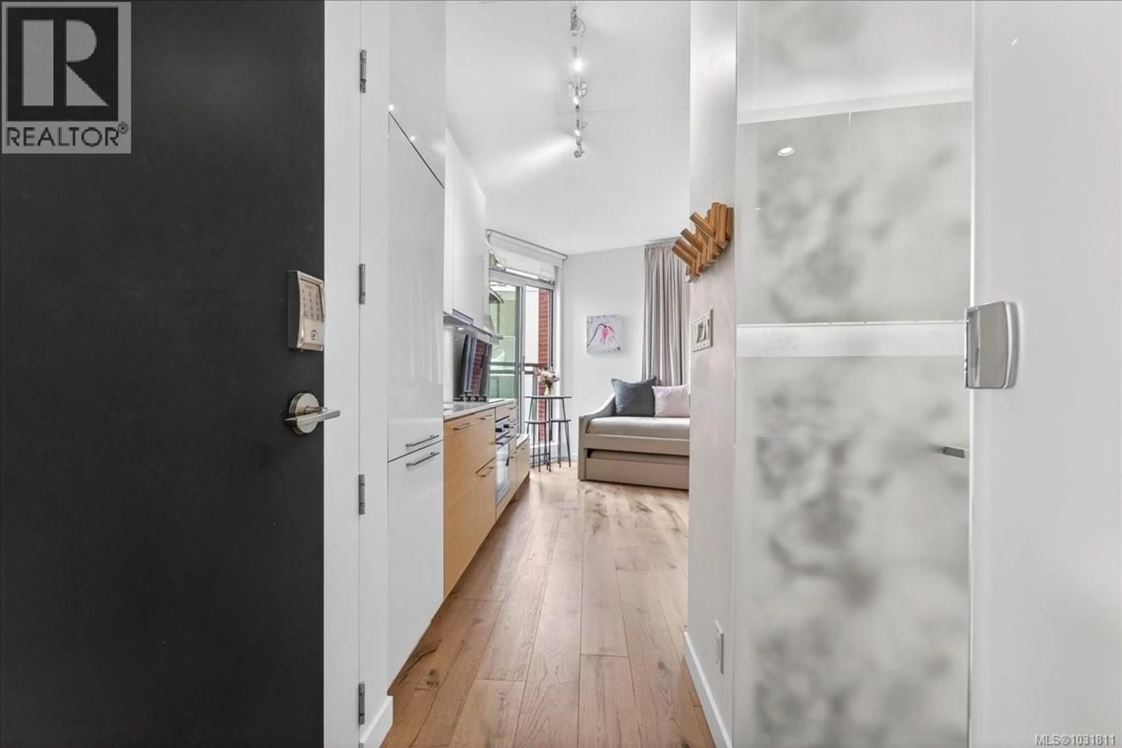 Indoor entryway for 206 - 456 PANDORA AVENUE, Victoria British Columbia V8W0E3