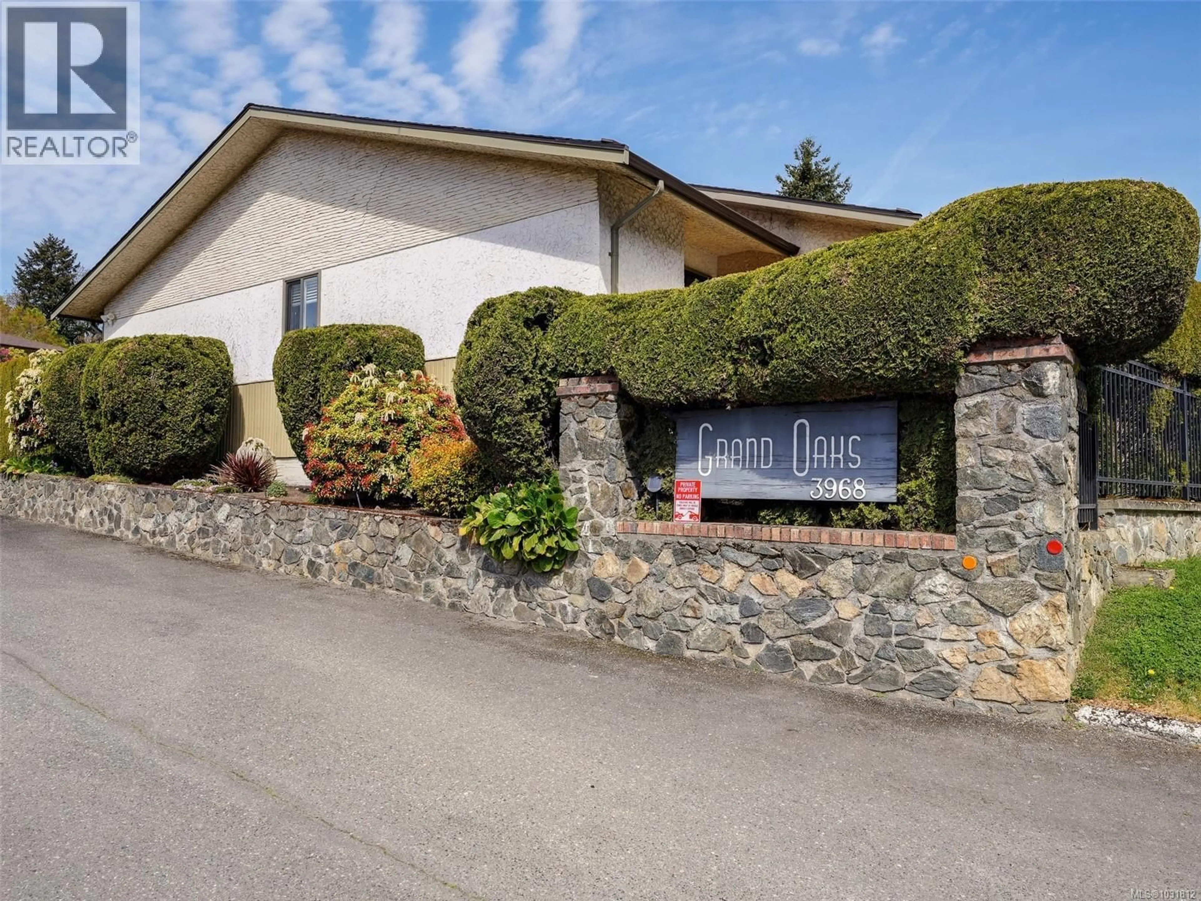 Unknown for 5 - 3968 CEDAR HILL ROAD, Saanich British Columbia V8N3B8