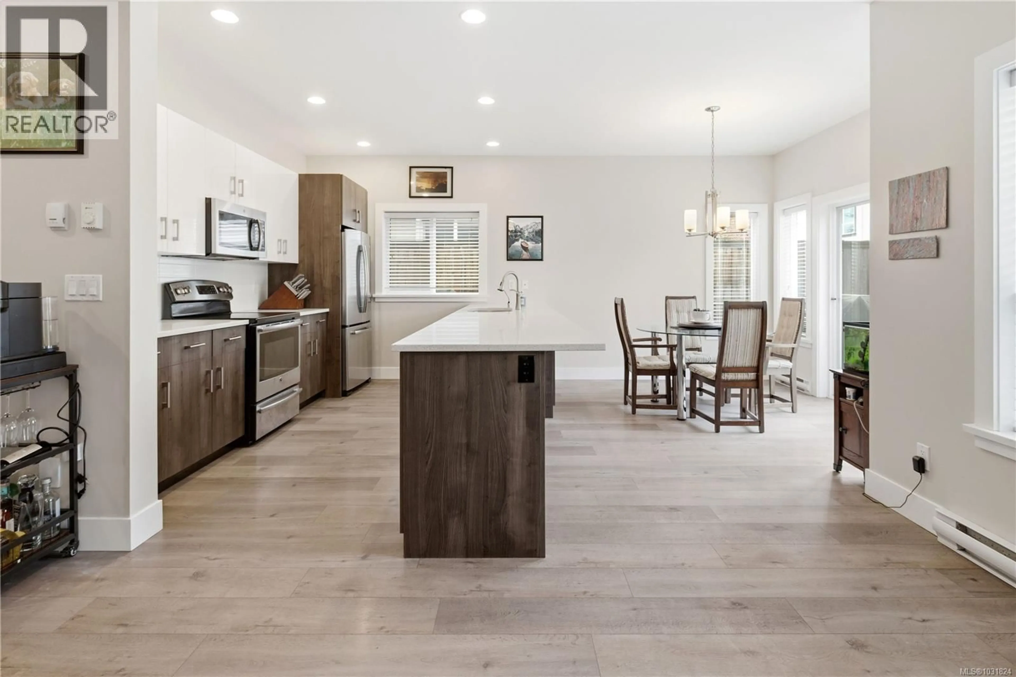 Open concept kitchen, unknown for 6886 SAANICH CROSS ROAD, Central Saanich British Columbia V8Z5X6