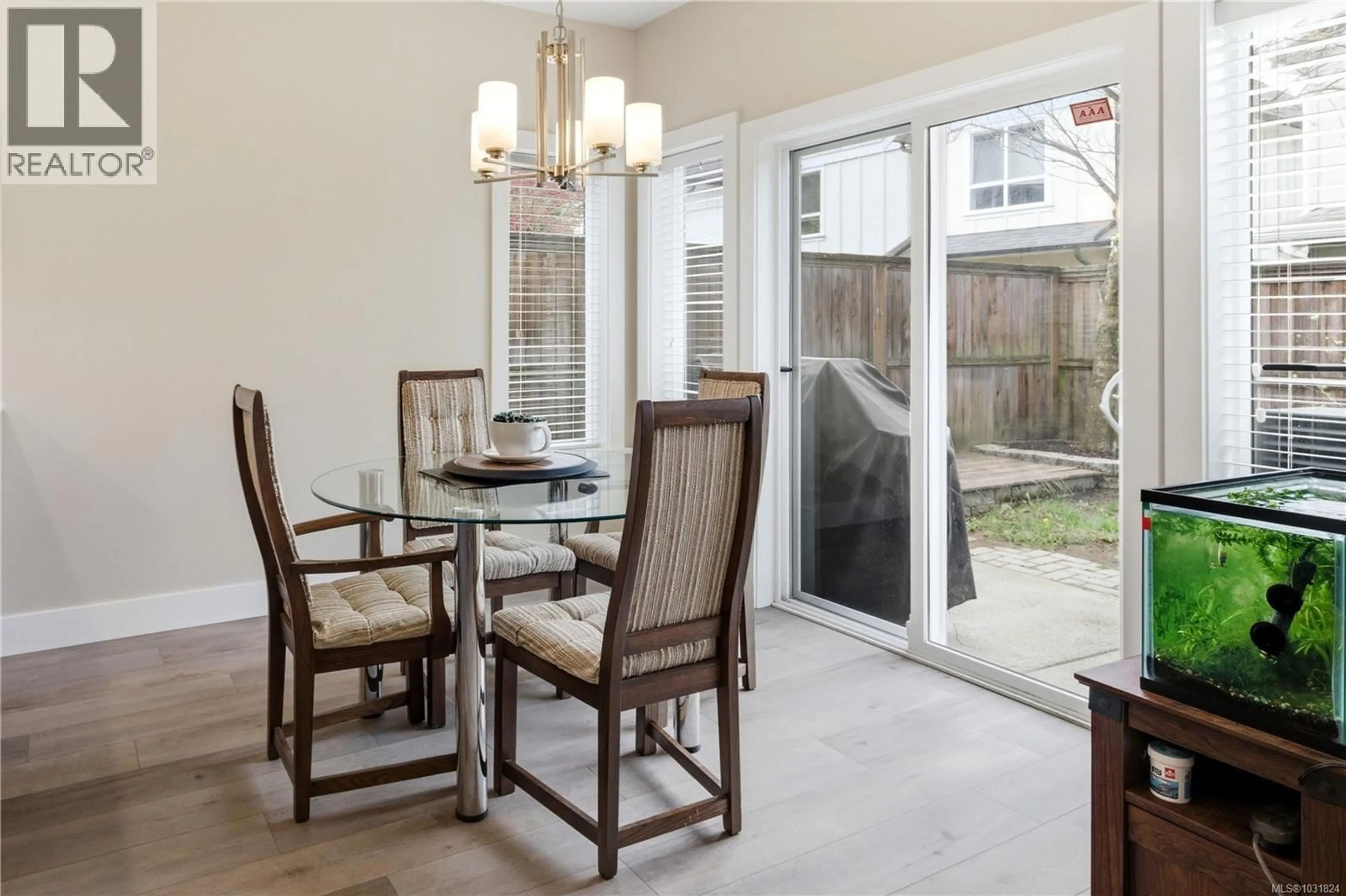 Dining room, unknown for 6886 SAANICH CROSS ROAD, Central Saanich British Columbia V8Z5X6