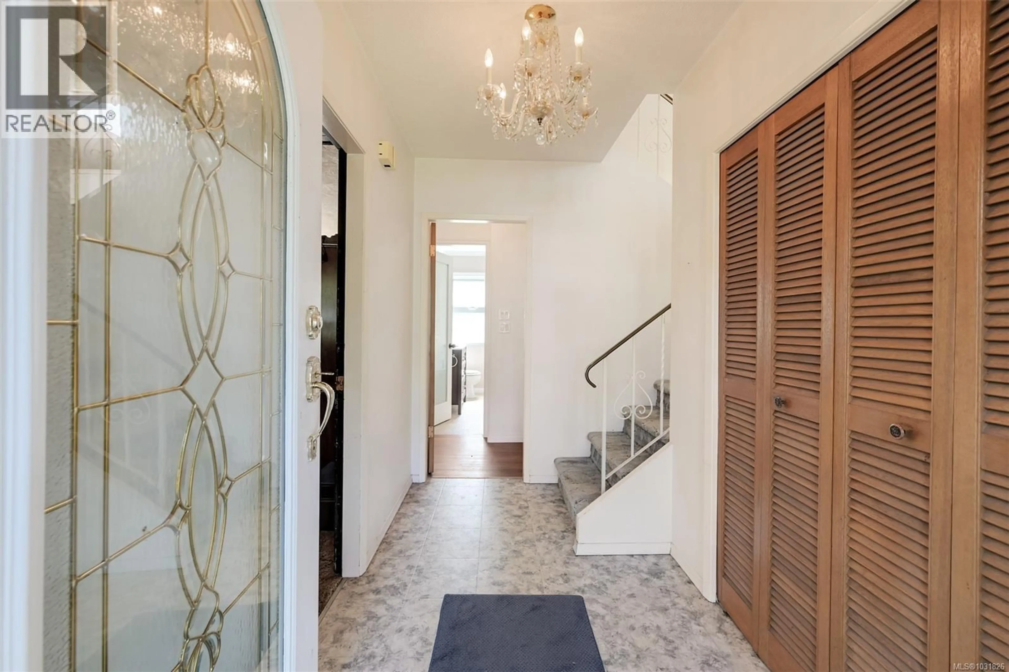 Indoor foyer for 1809 JADE PLACE, Saanich British Columbia V9P3E5