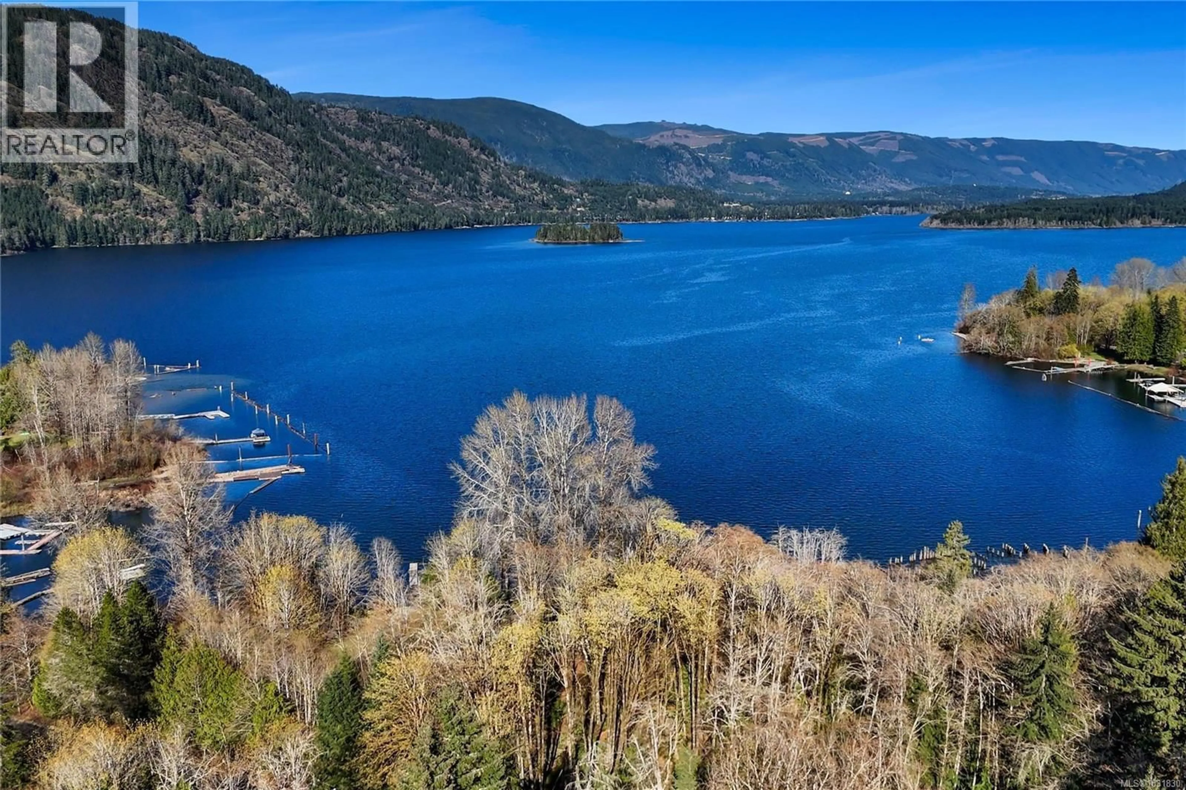 A pic from outside/outdoor area/front of a property/back of a property/a pic from drone, water/lake/river/ocean view for 10200 SOUTH SHORE ROAD, Honeymoon Bay British Columbia V0R1Y0