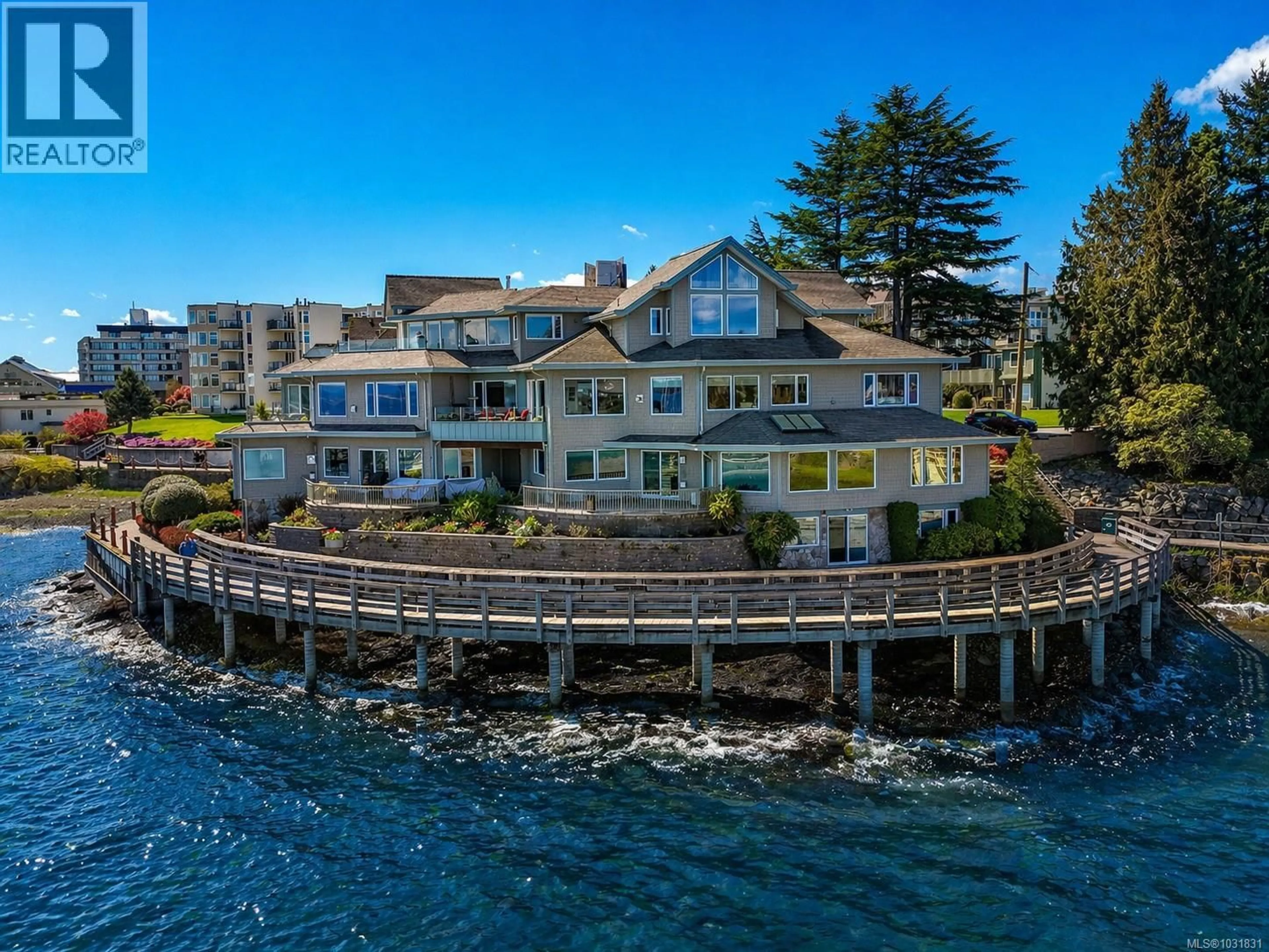 A pic from outside/outdoor area/front of a property/back of a property/a pic from drone, water/lake/river/ocean view for 5 - 9885 SECOND STREET, Sidney British Columbia V8L3C7