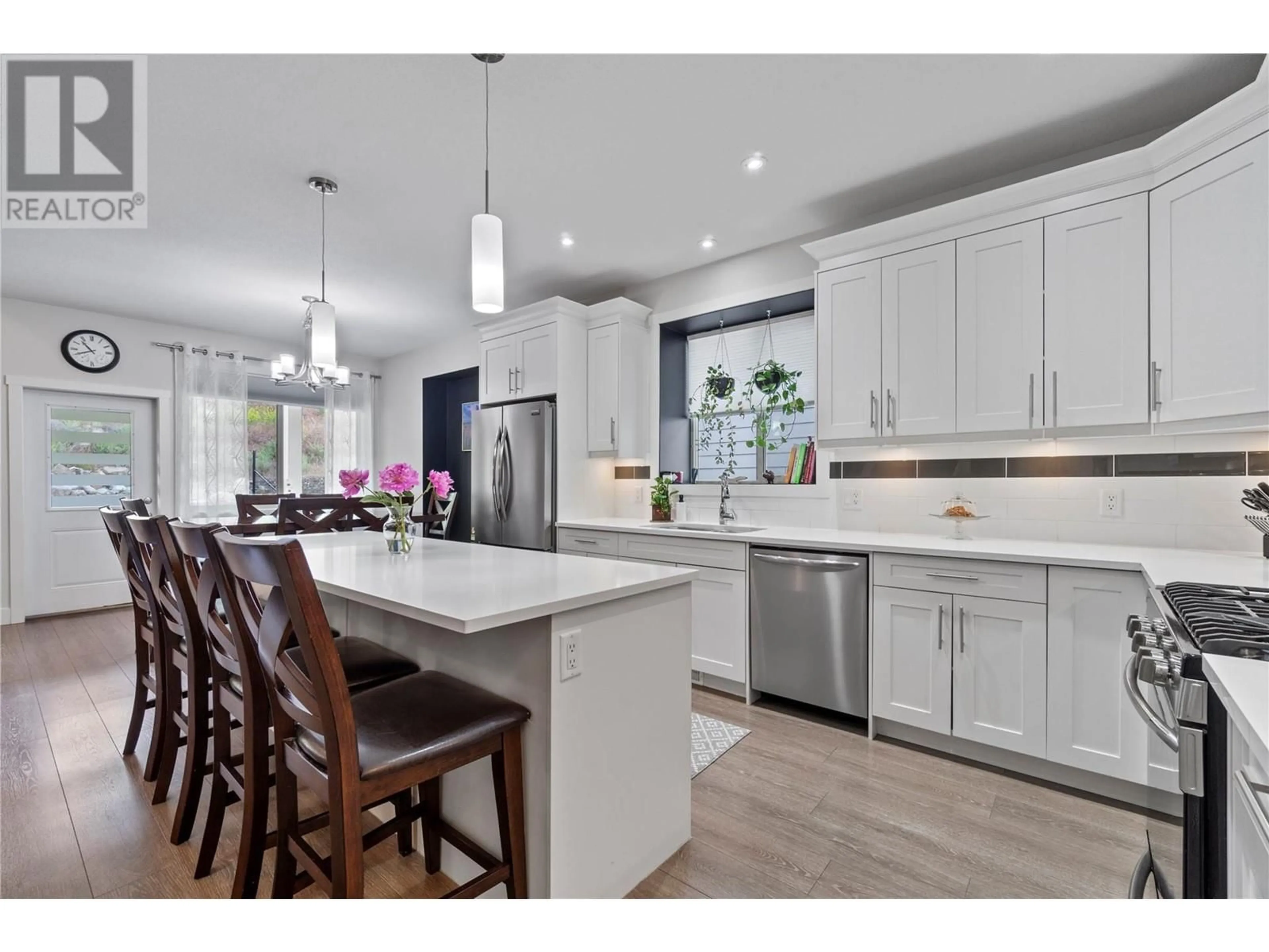 Contemporary kitchen for 14395 Herron Road Unit# 108, Summerland British Columbia V0H1Z3