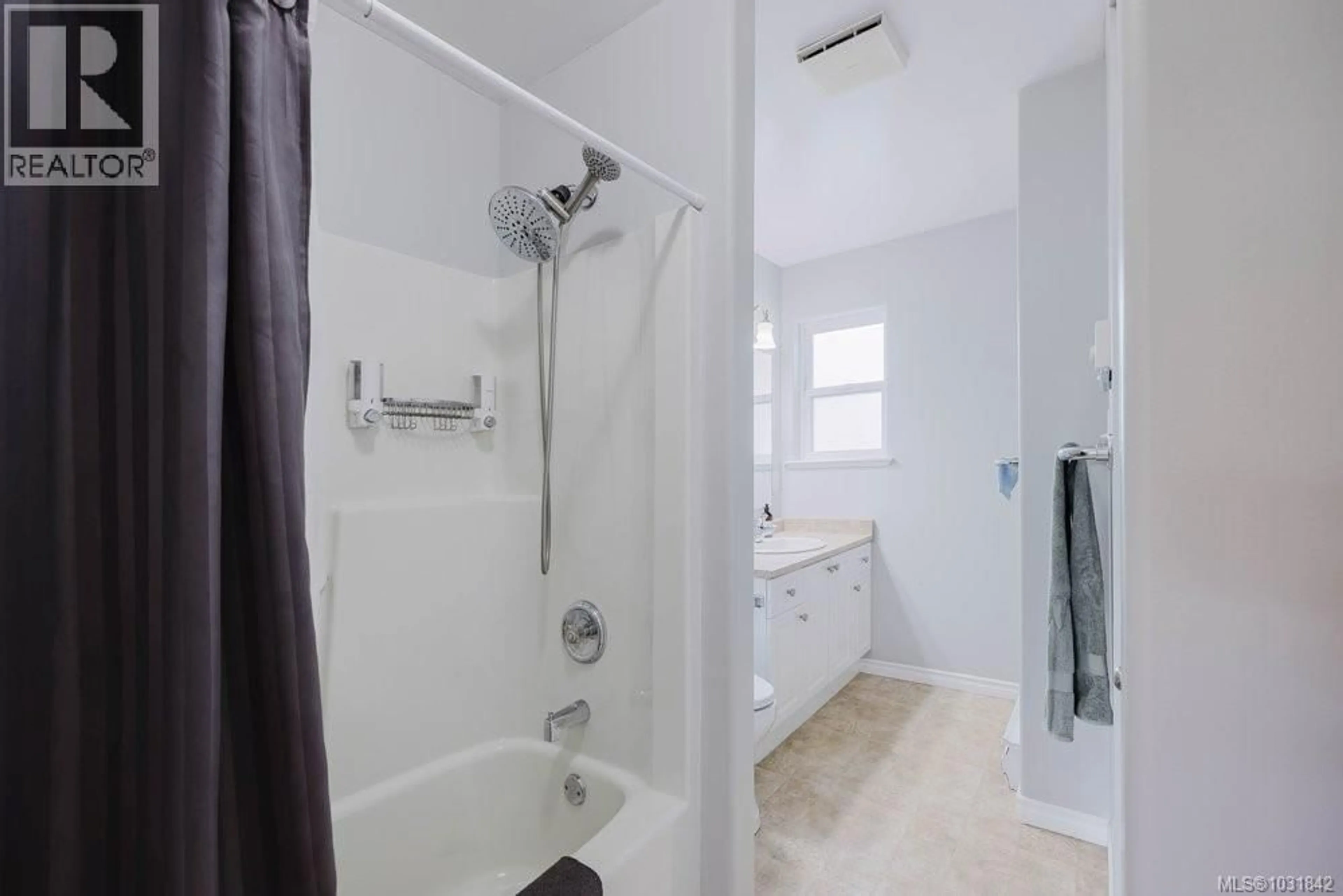 Standard bathroom, ceramic/tile floor for 119 - 793 MEAFORD AVENUE, Langford British Columbia V9B2P7