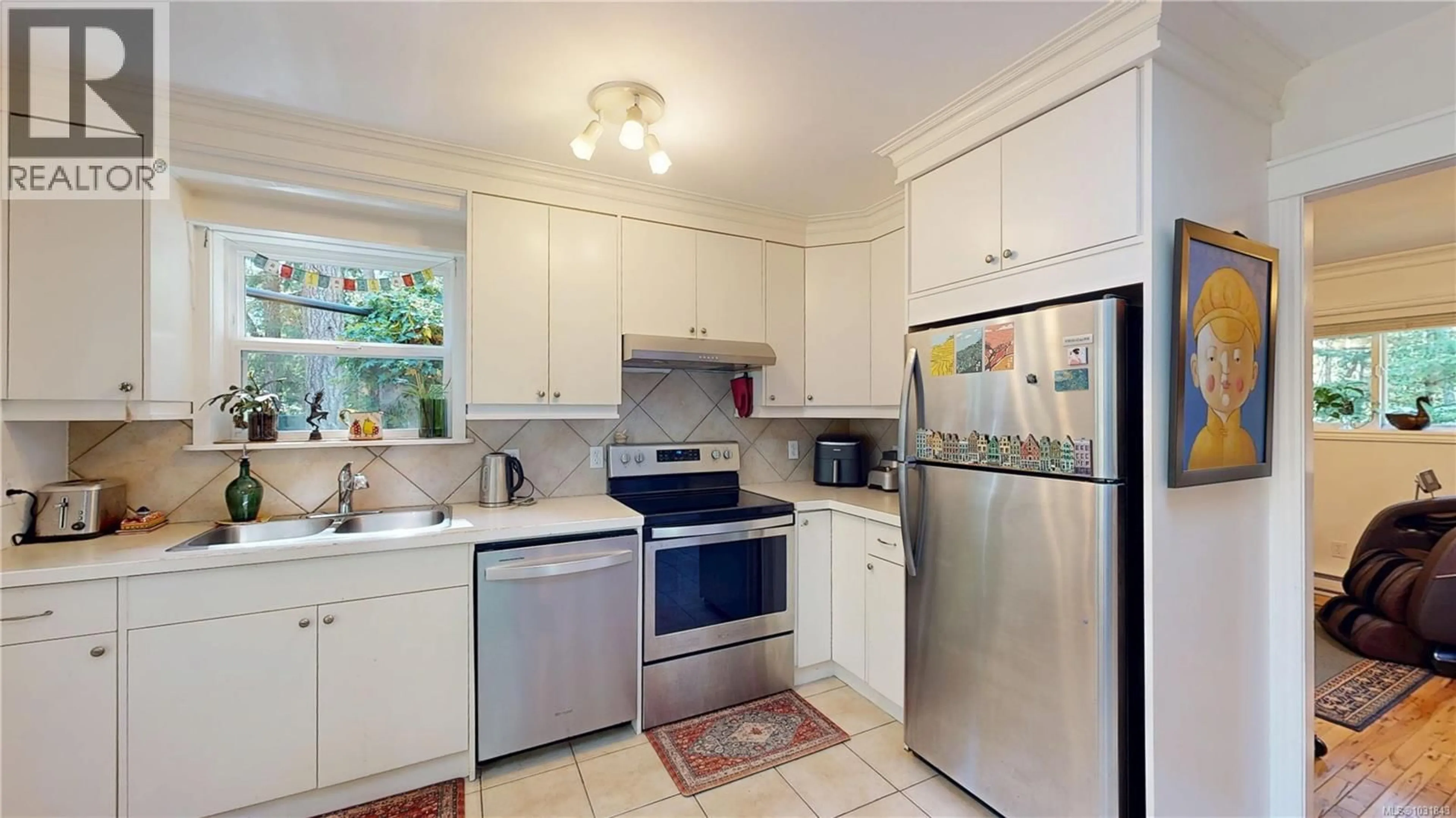 Standard kitchen, ceramic/tile floor for 1085 SANSOM ROAD, Gabriola Island British Columbia V0R1X2