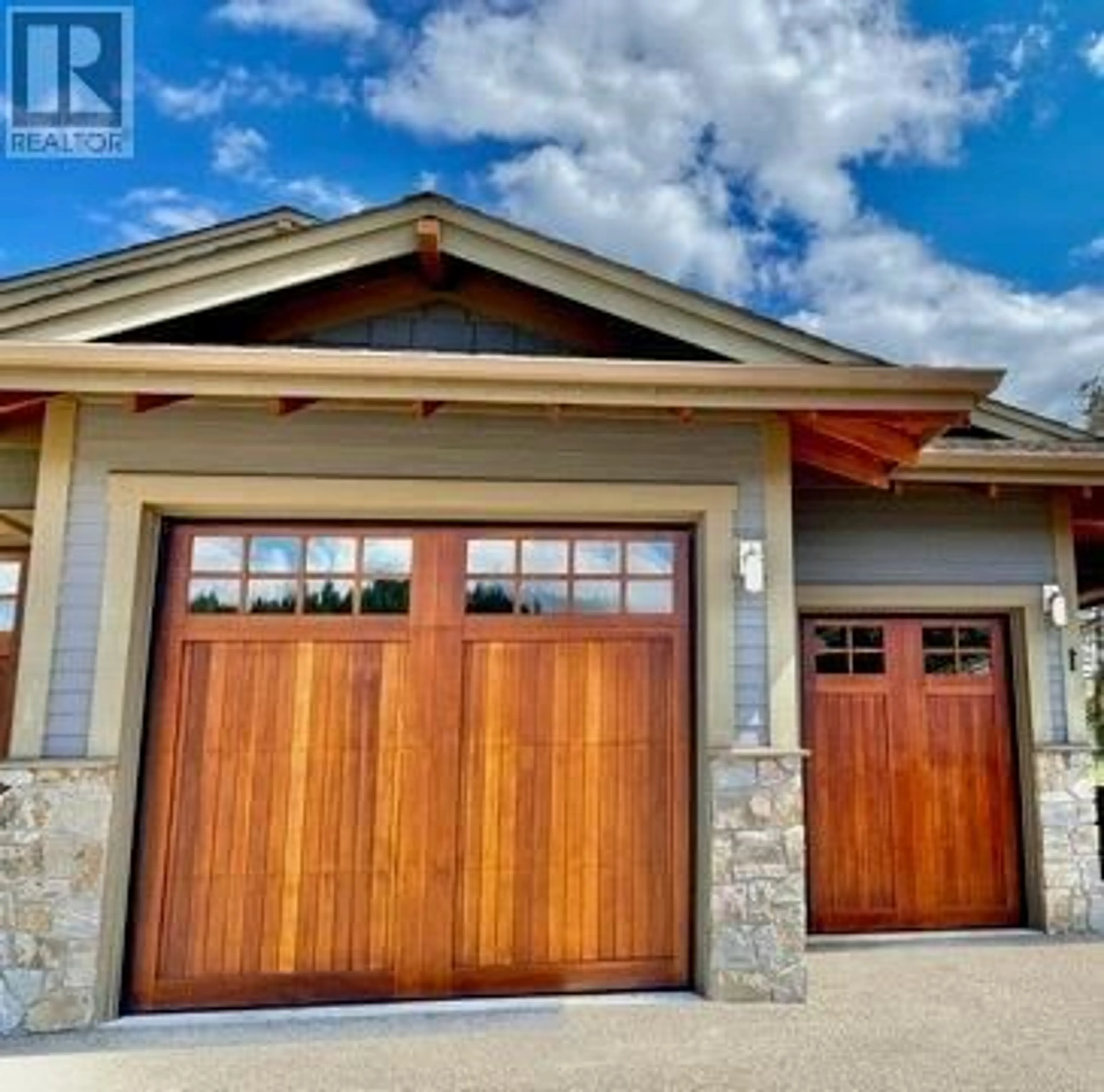 Indoor garage for 101 Dormie Drive Unit# 4J, Vernon British Columbia V1H1Y6