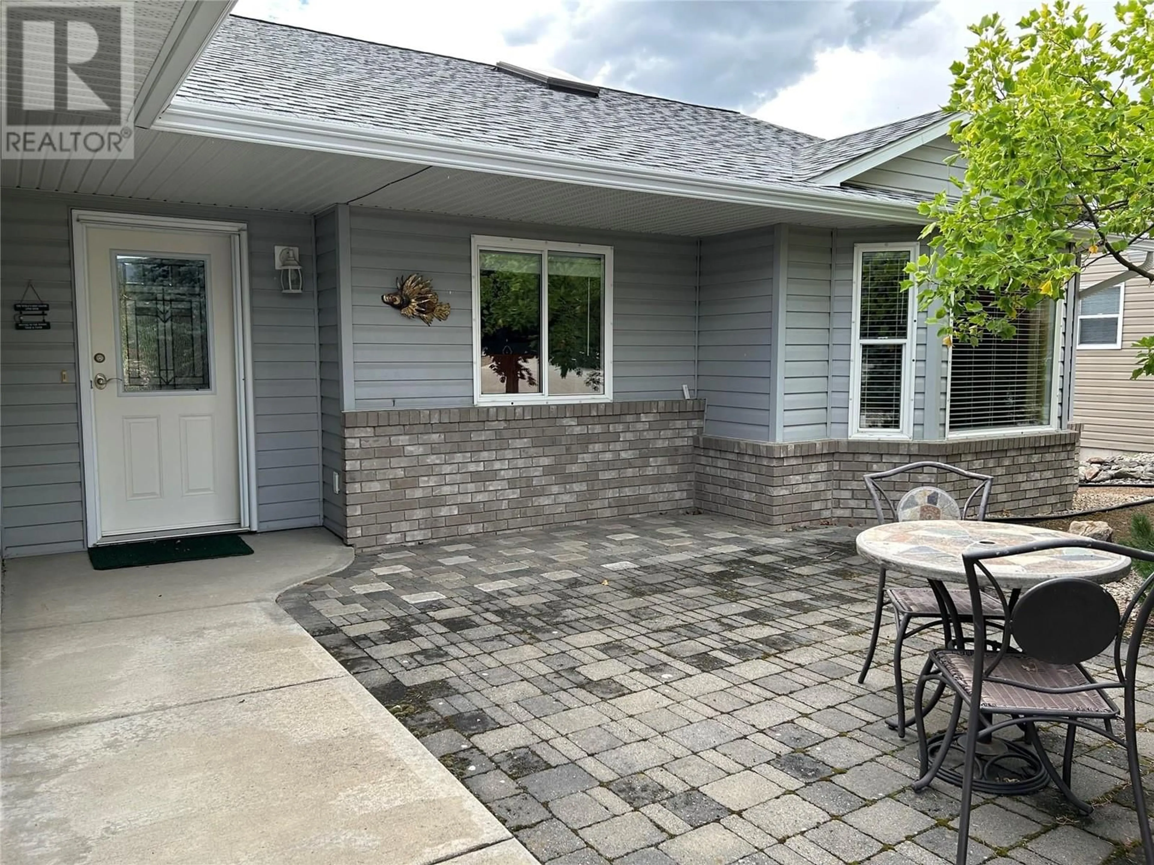 Patio for 686 6 Street, Vernon British Columbia V1H1Z1