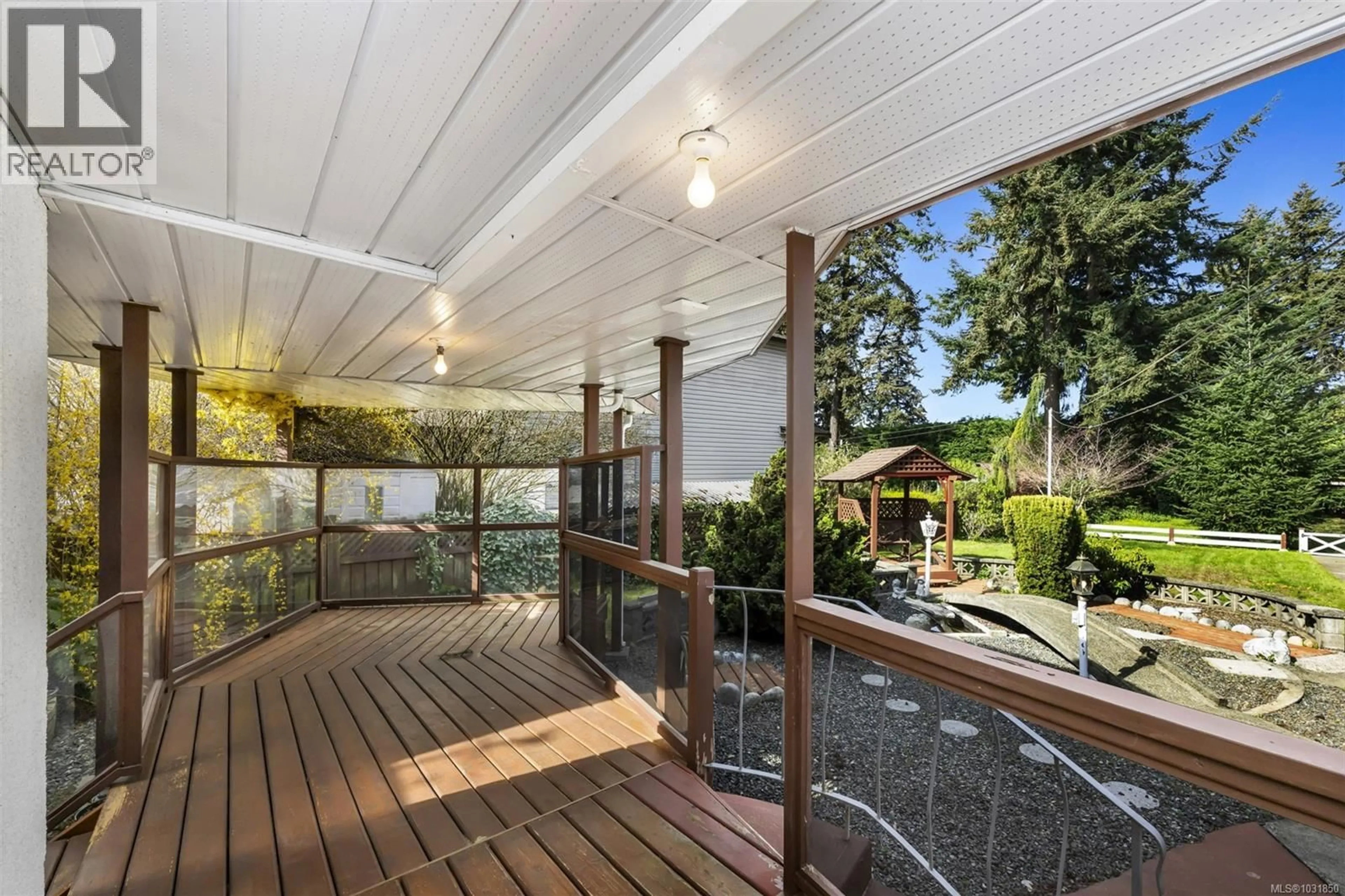 Patio, water/lake/river/ocean view for 3006 PICKFORD ROAD, Colwood British Columbia V9B2K9