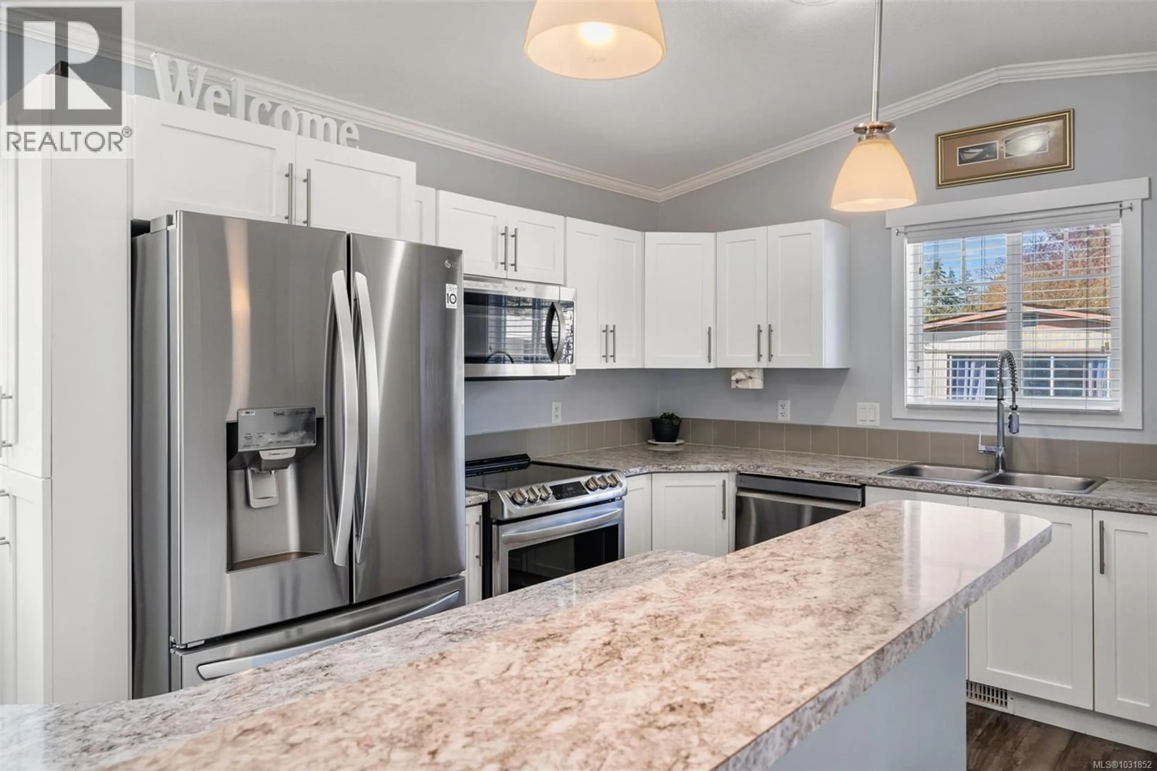 Open concept kitchen, ceramic/tile floor for 36 - 3497 GIBBINS ROAD, Duncan British Columbia V9L6C9