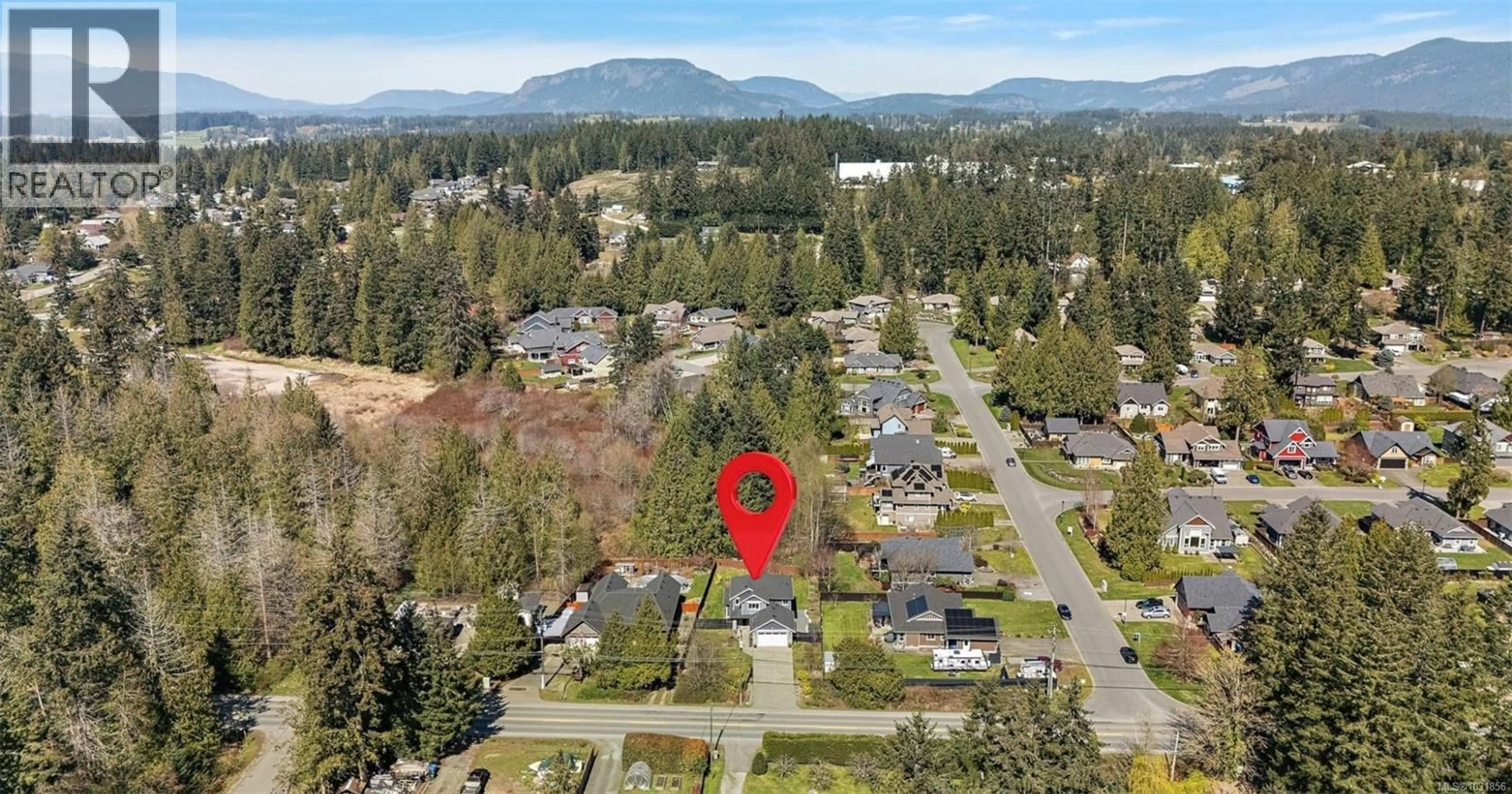 A pic from outside/outdoor area/front of a property/back of a property/a pic from drone, mountain view for 1385 HUTCHINSON ROAD, Cobble Hill British Columbia V0R1L2