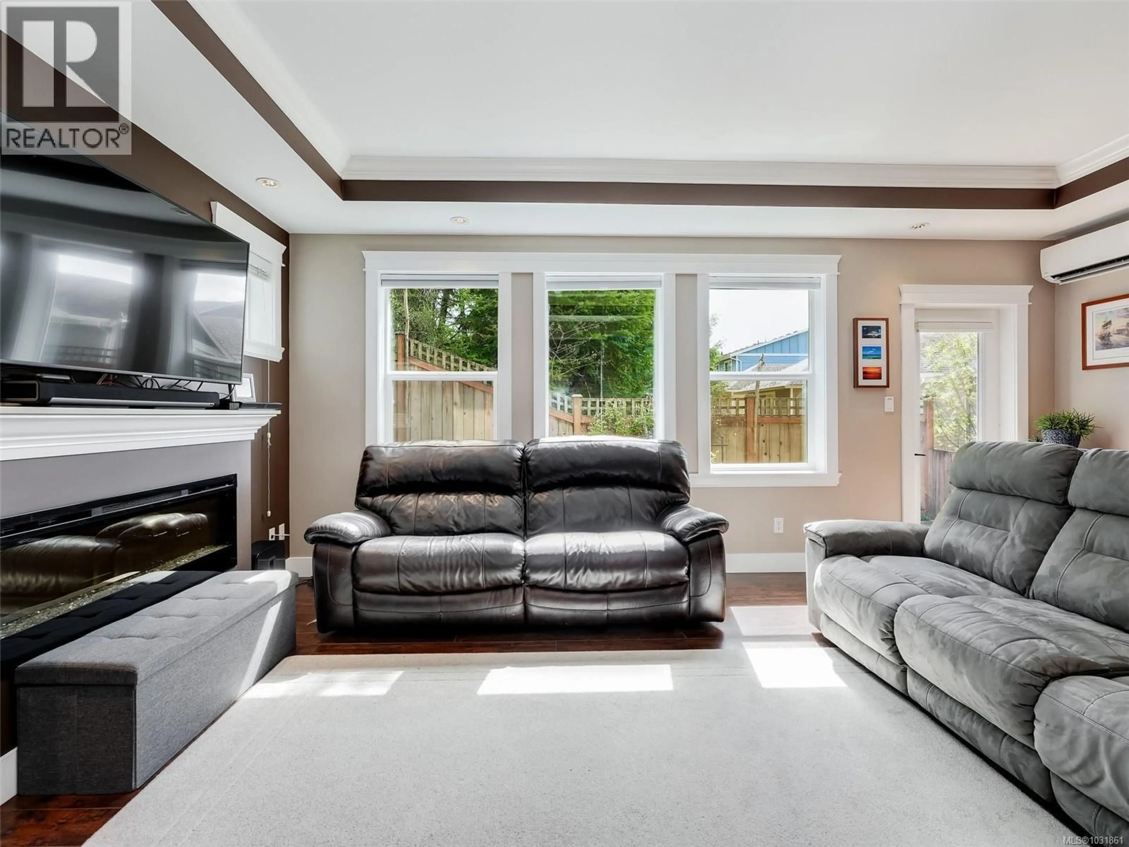 Living room with furniture, unknown for 969 TAYBERRY TERRACE, Langford British Columbia V9C0E4