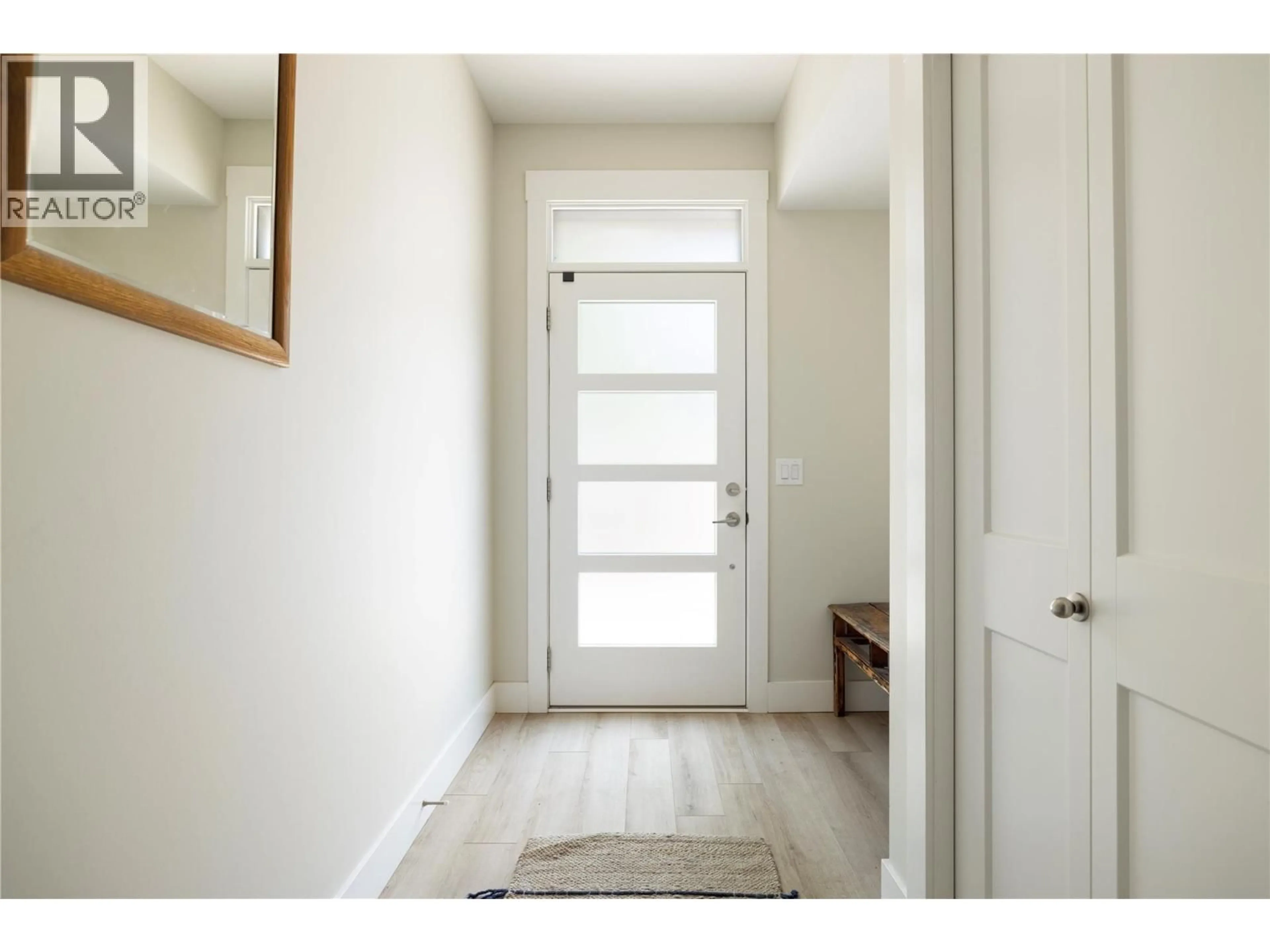 Indoor entryway for 8 - 12798 LAKE HILL DRIVE, Lake Country British Columbia V4V2W5