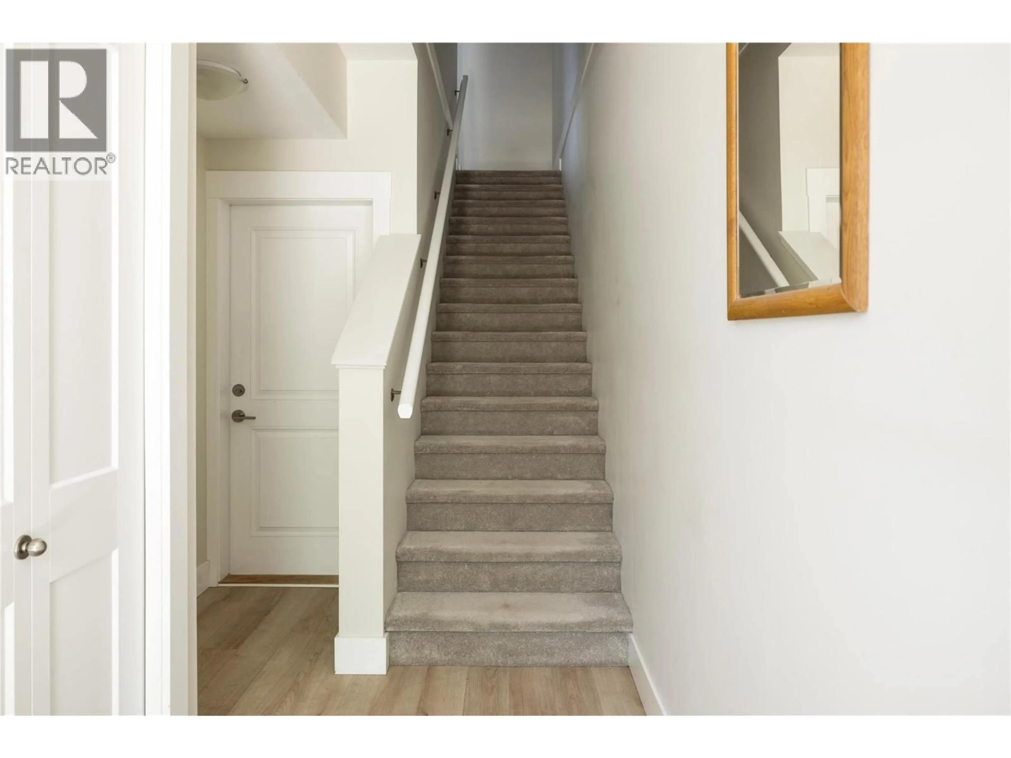 Stairs for 8 - 12798 LAKE HILL DRIVE, Lake Country British Columbia V4V2W5