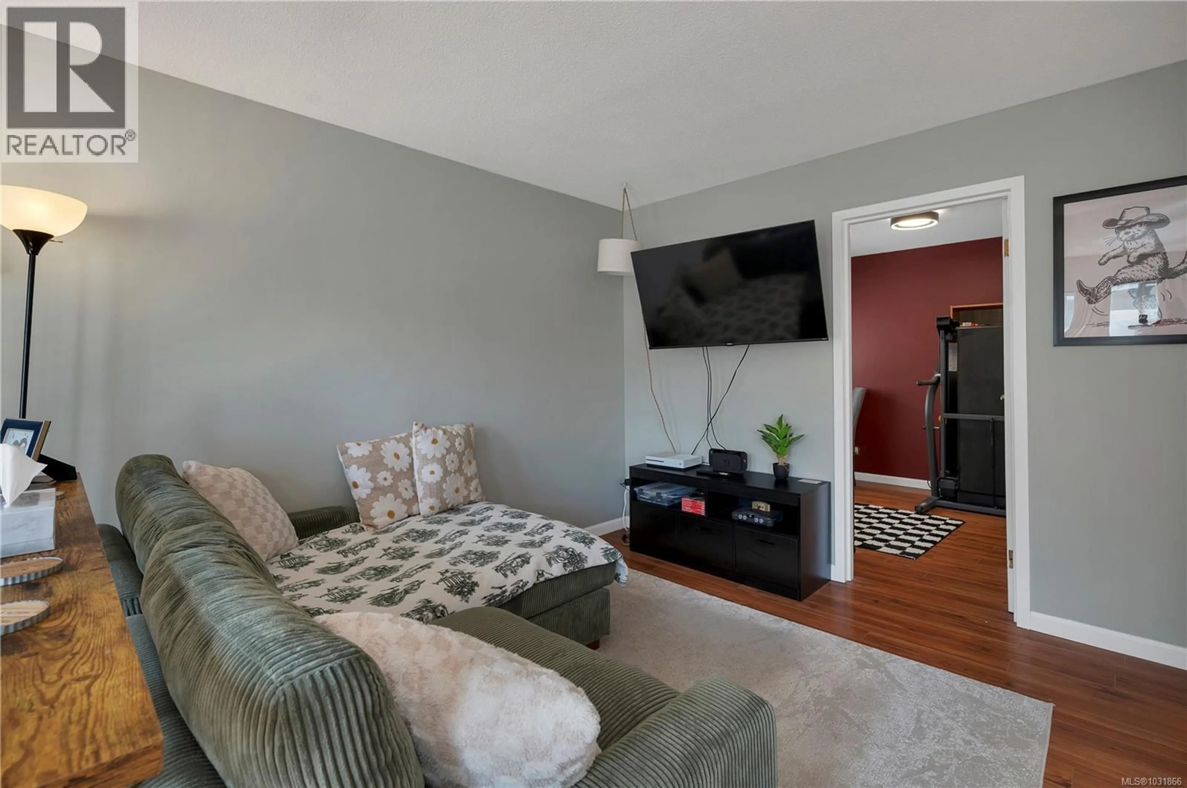 Living room with furniture, unknown for 38 - 940 ISLAND HIGHWAY SOUTH, Campbell River British Columbia V9W1B1