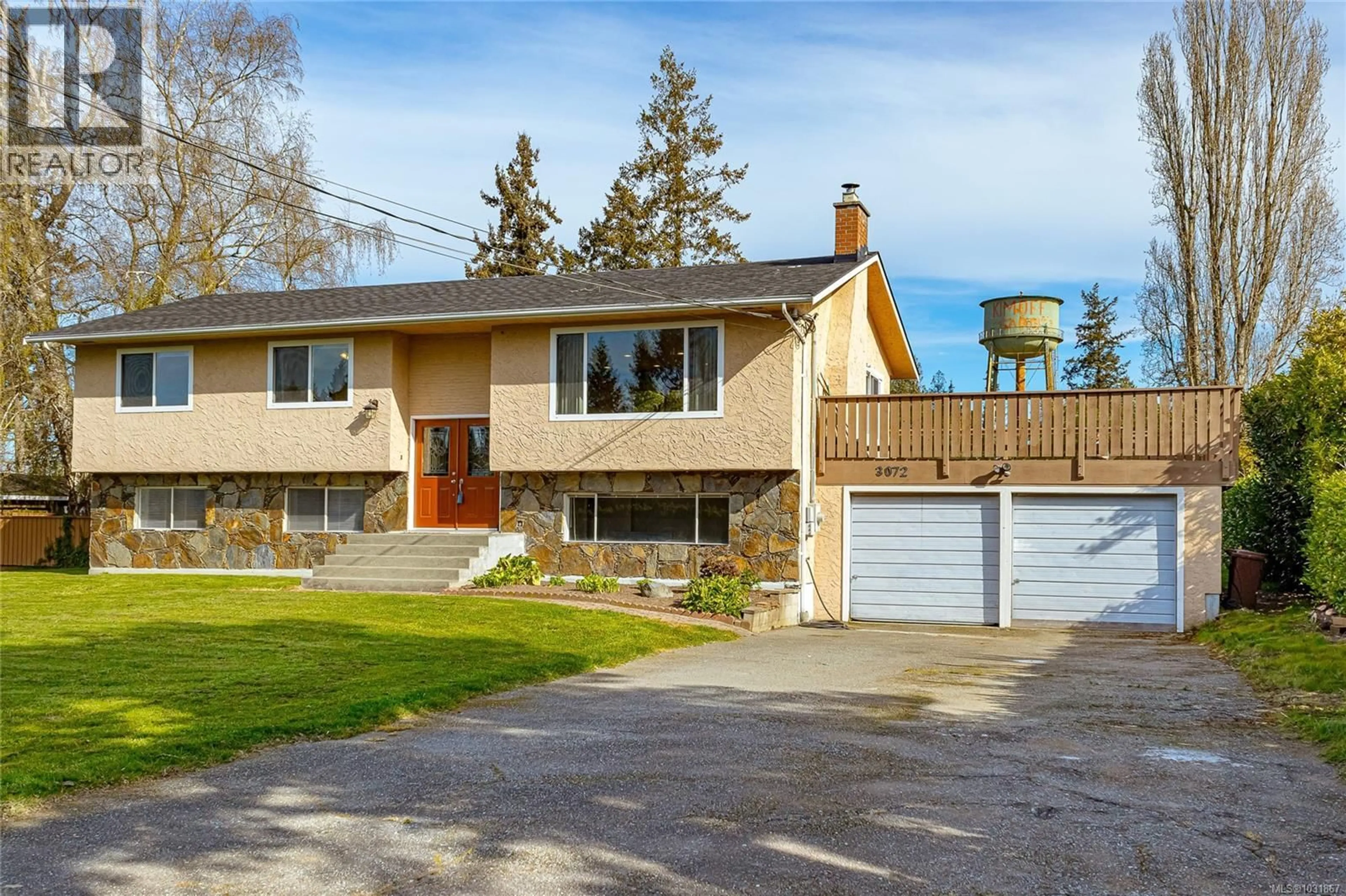 Home with vinyl exterior material, street for 3072 MALLARD AVENUE, Central Saanich British Columbia V8M1W6