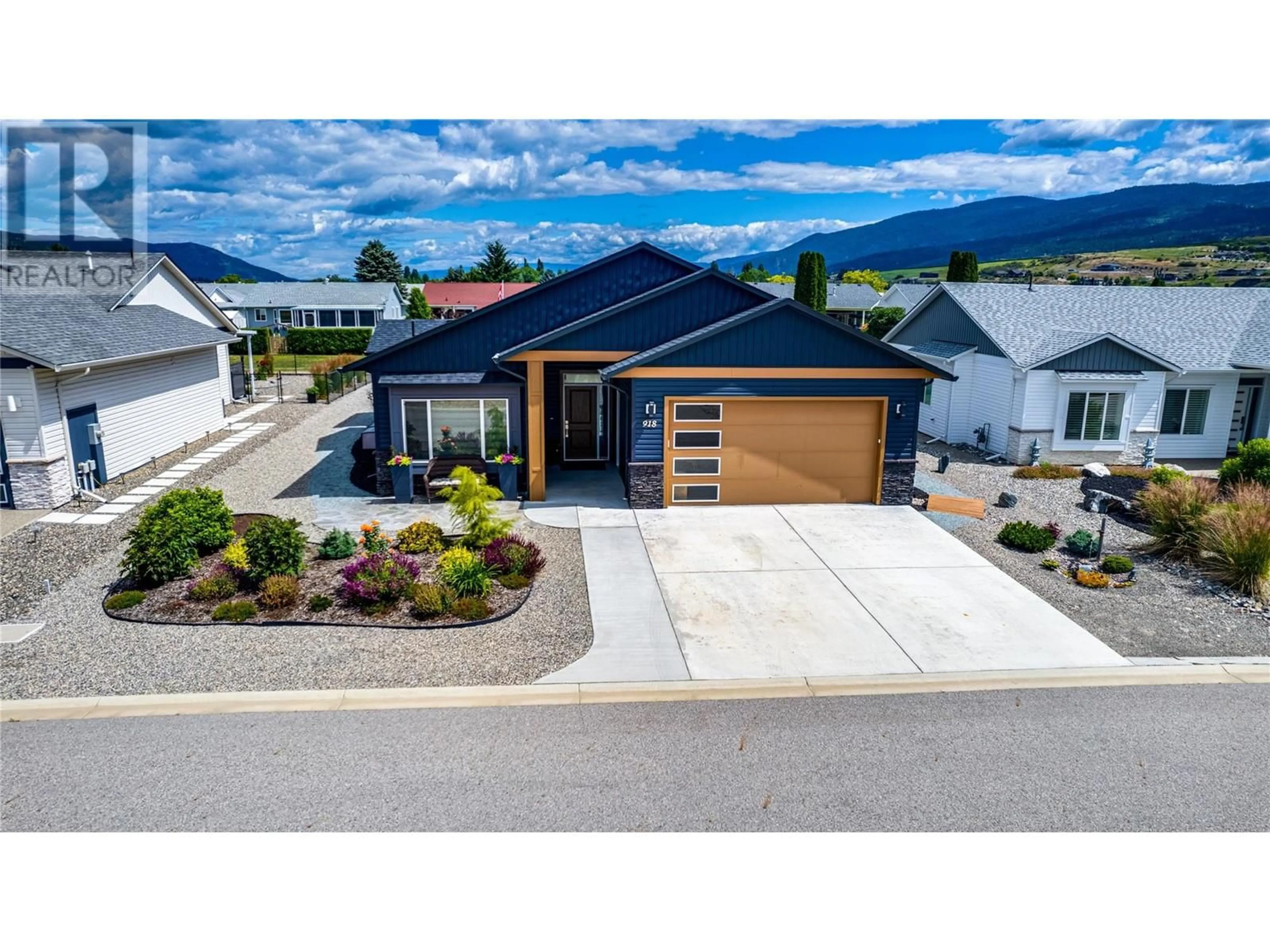 Frontside or backside of a home for 918 9 Avenue, Vernon British Columbia V1H1Z1