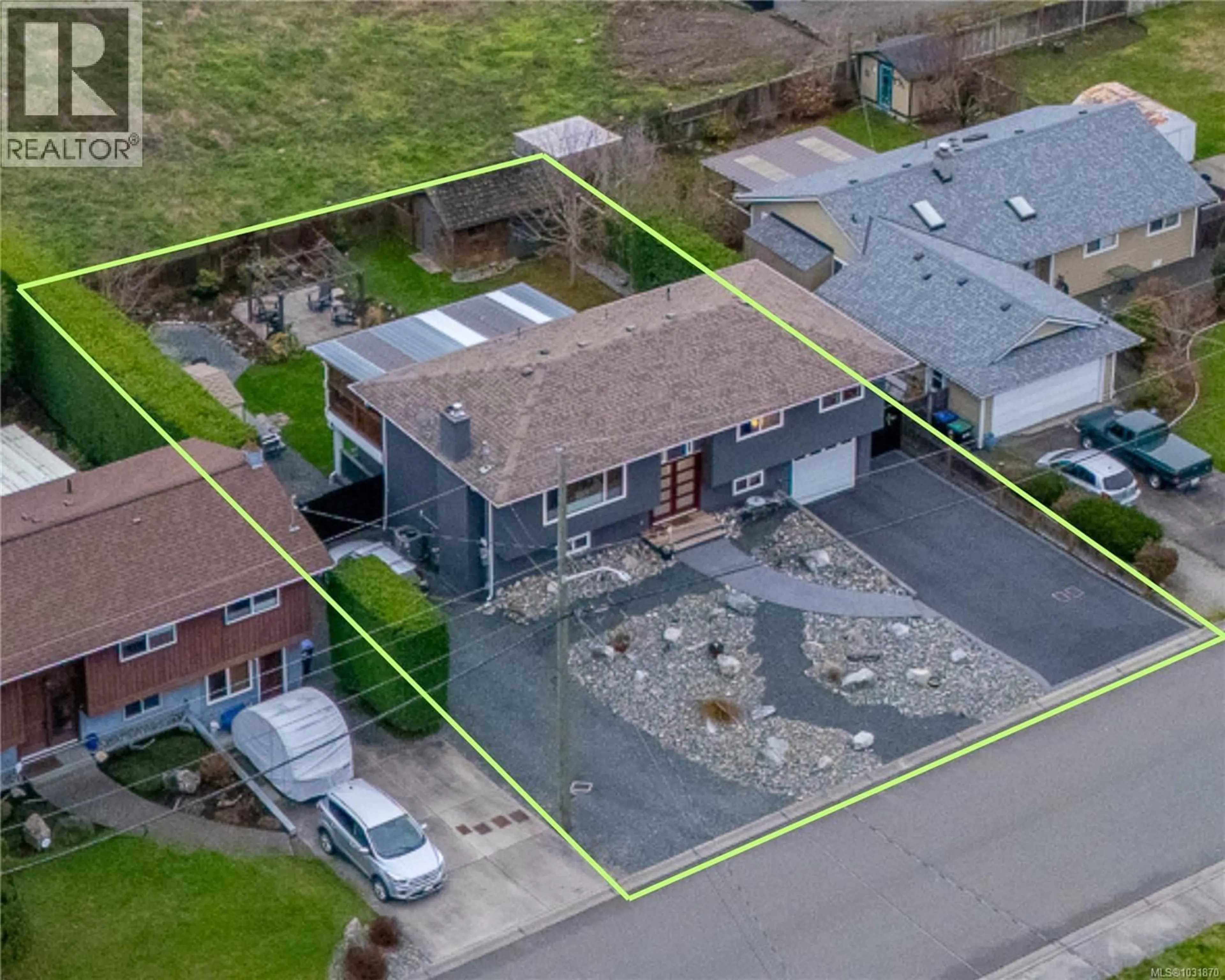 A pic from outside/outdoor area/front of a property/back of a property/a pic from drone, street for 214 CAMERON STREET, Parksville British Columbia V9P1G7