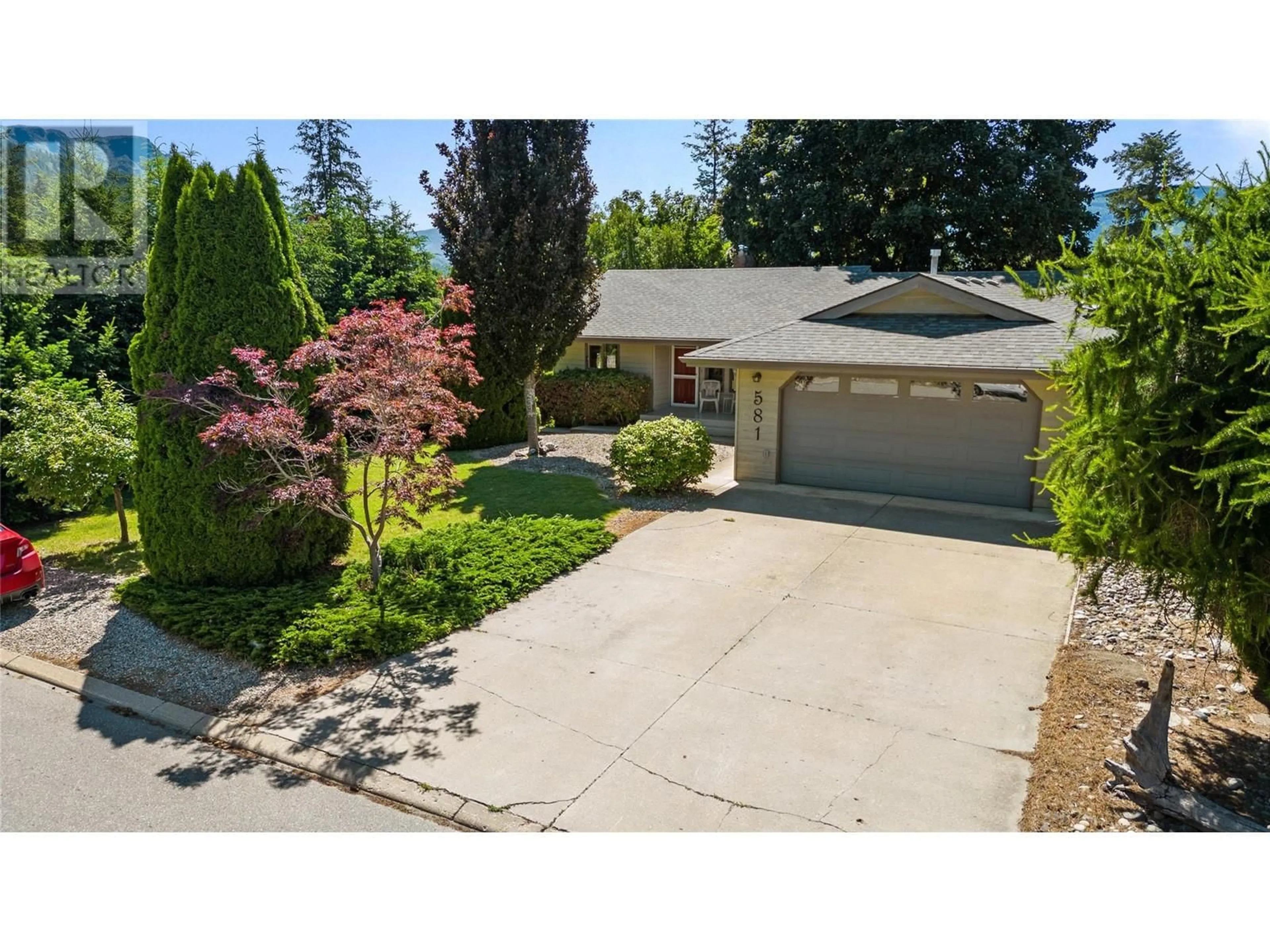 Frontside or backside of a home, the street view for 581 21 Street SE, Salmon Arm British Columbia V1E1K5