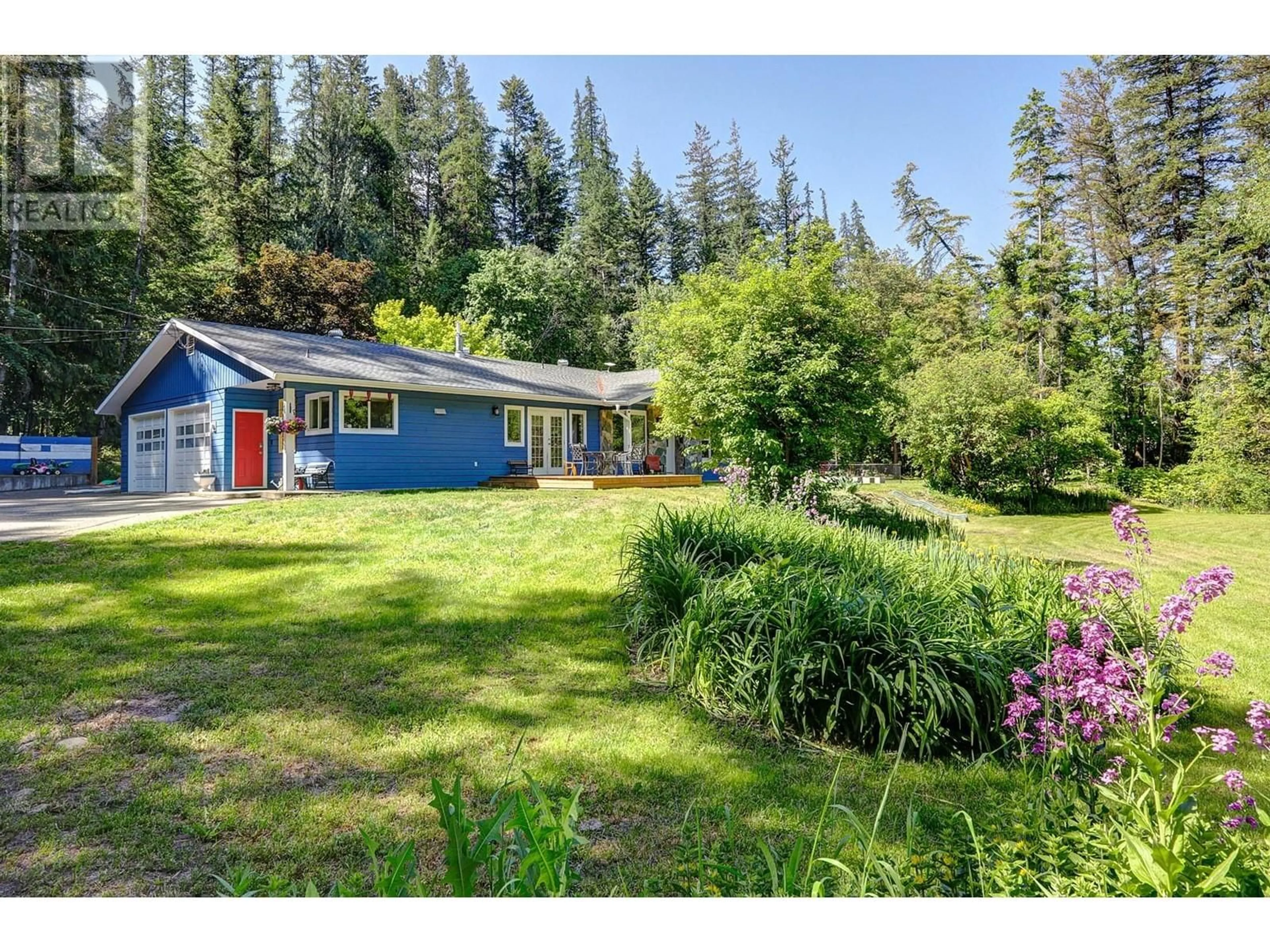 Cottage for 7588 Highway 6 Highway, Coldstream British Columbia V1B3H4