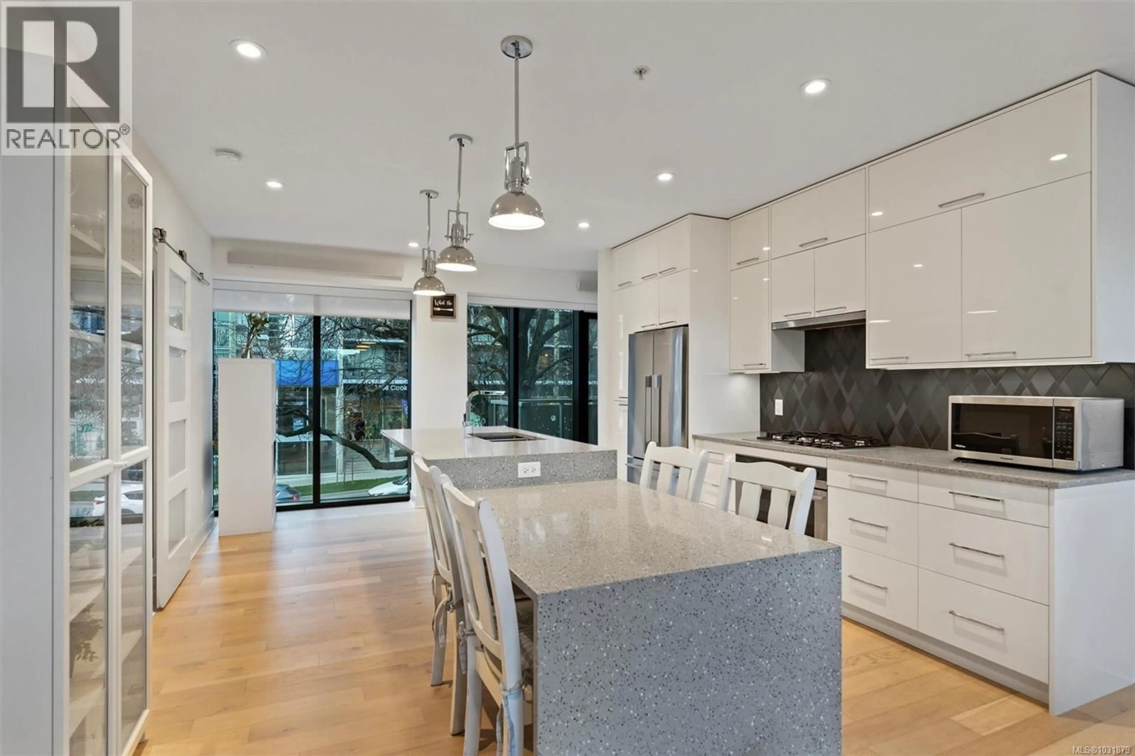 Contemporary kitchen, unknown for N216 - 1105 PANDORA AVENUE, Victoria British Columbia V8V3P9