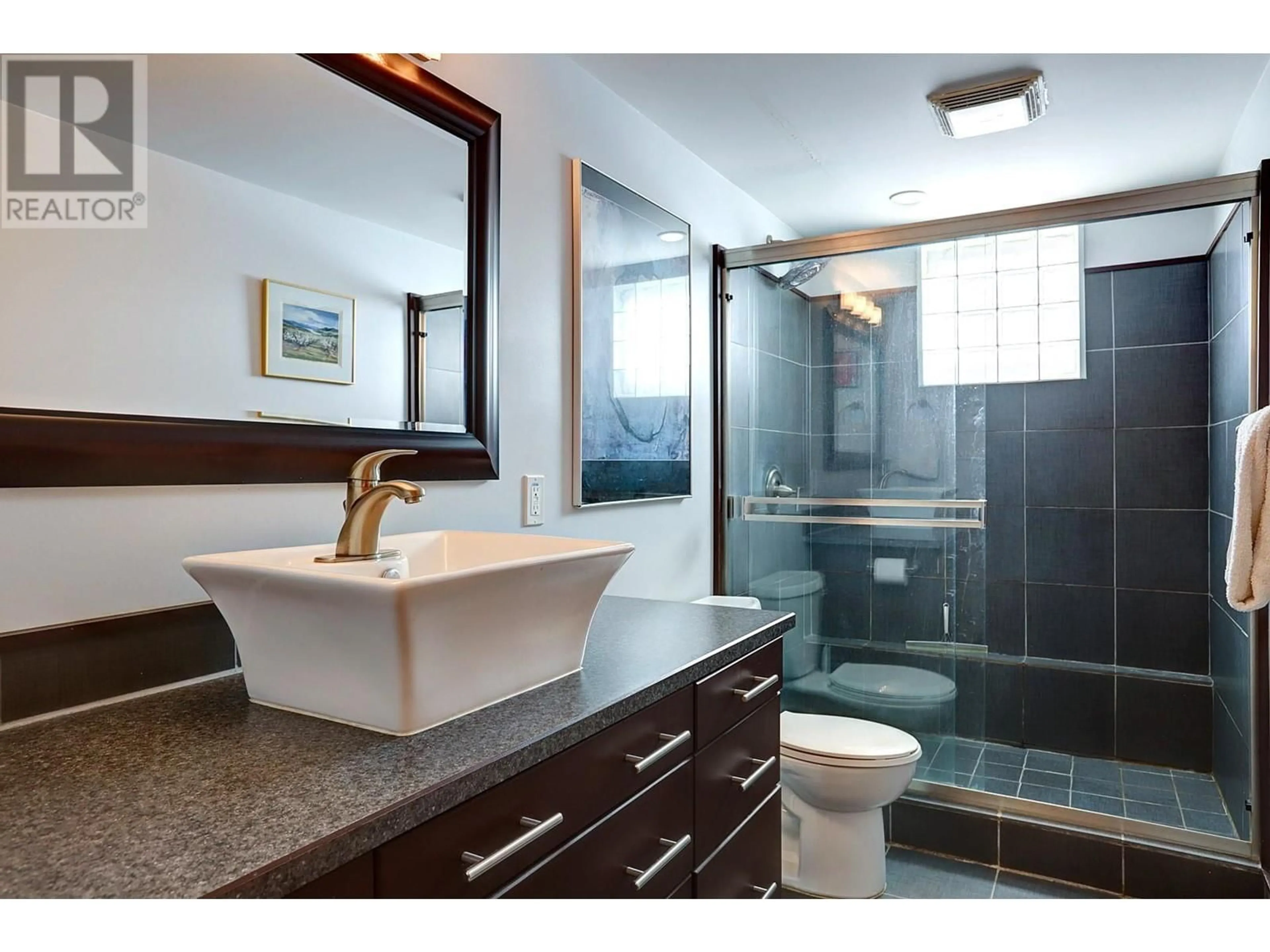 Contemporary bathroom for 4040 Highland Park Drive, Armstrong British Columbia V0E1B4