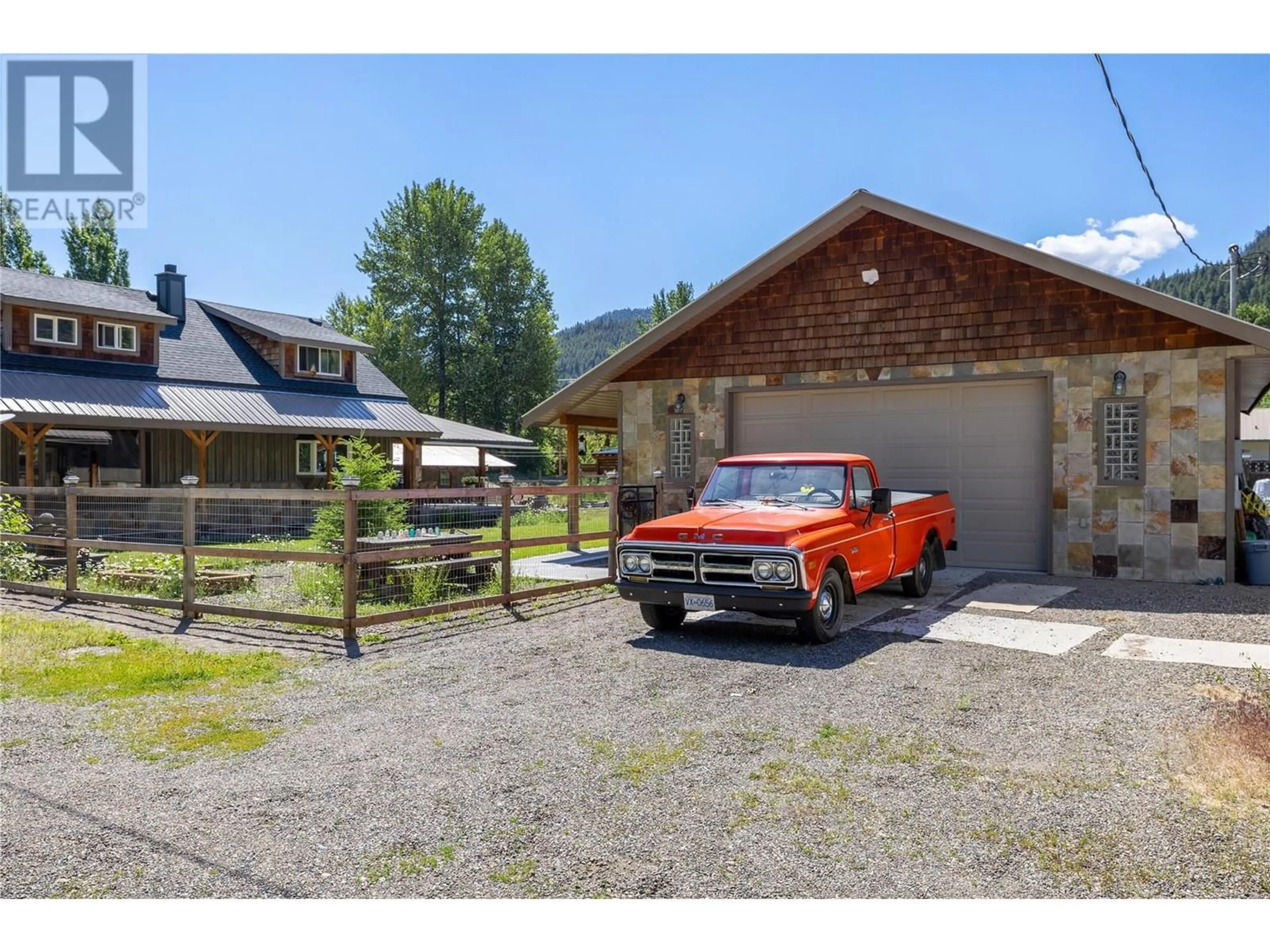 Indoor garage, cement floor for 1879 Front Street, Coalmont-Tulameen British Columbia V0X1W0