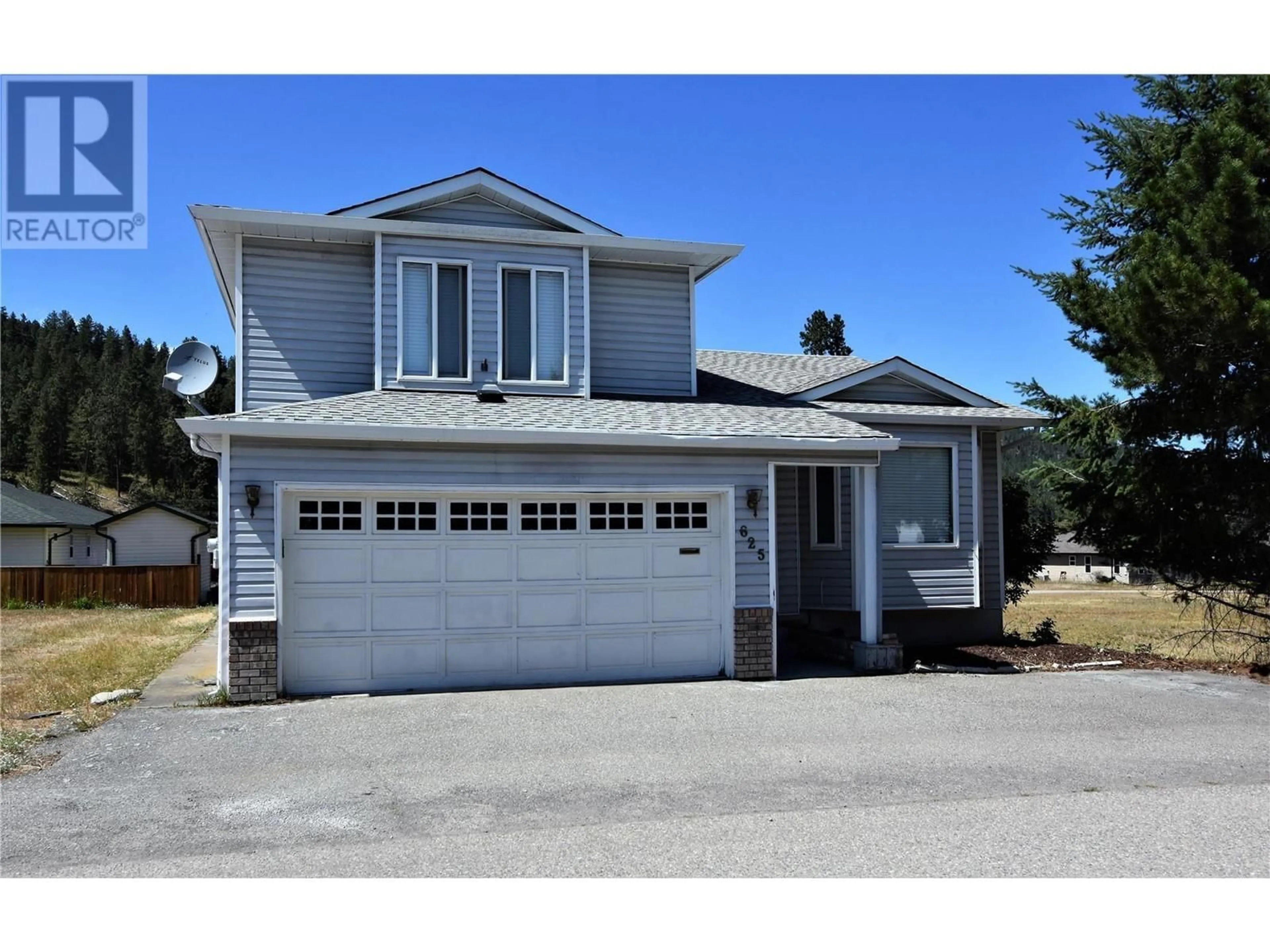 Home with vinyl exterior material, street for 625 NIGHTHAWK AVENUE, Vernon British Columbia V1H2A1