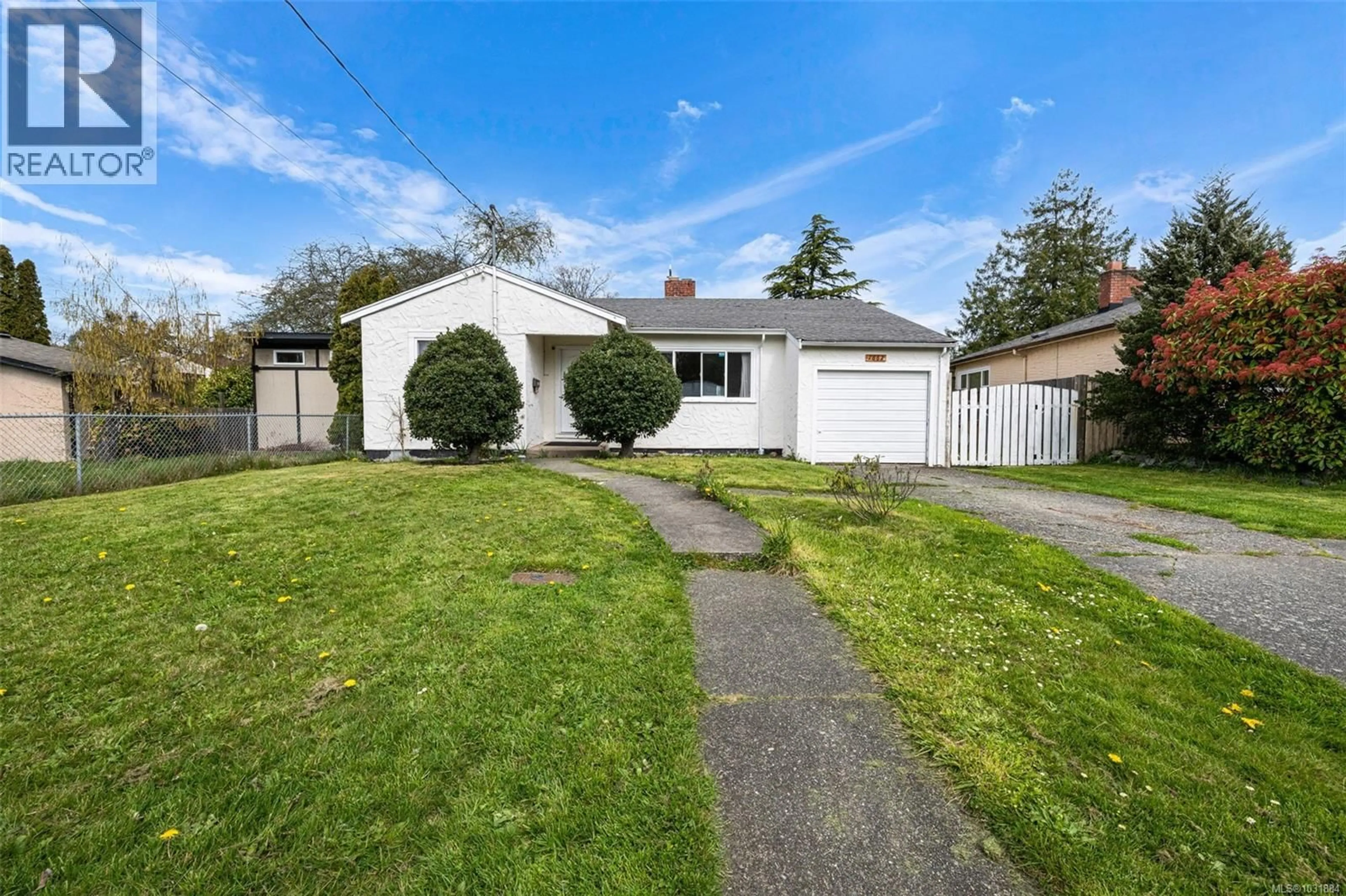 A pic from outside/outdoor area/front of a property/back of a property/a pic from drone, street for 1662 FREEMAN AVENUE, Saanich British Columbia V8P1P6