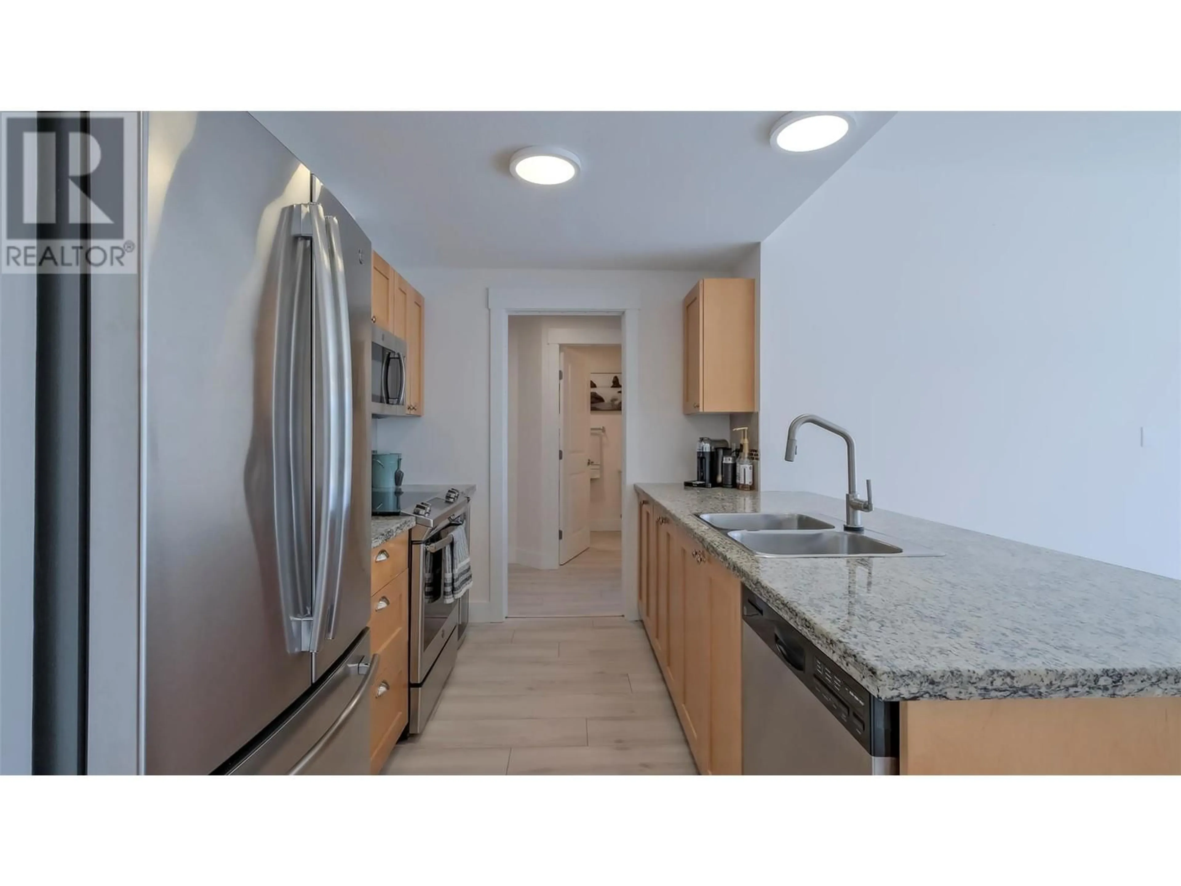 Standard kitchen for 4205 Gellatly Road Unit# 342, West Kelowna British Columbia V4T2K2