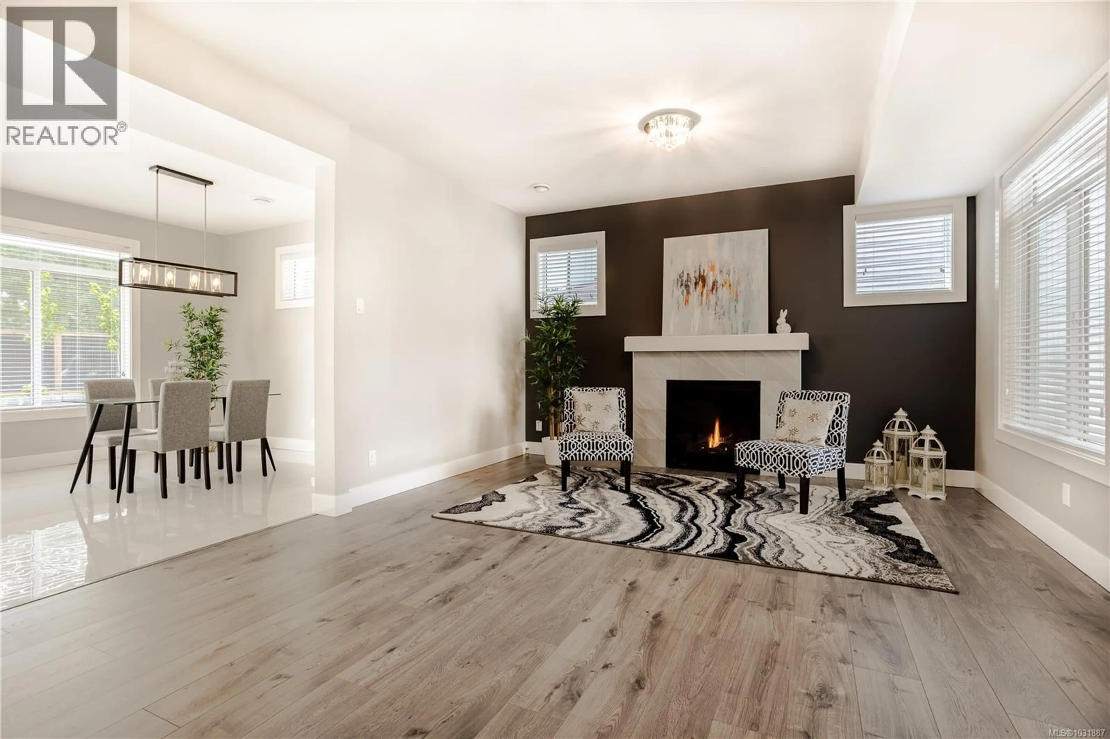 Living room with furniture, wood/laminate floor for 269 WESTWOOD ROAD, Nanaimo British Columbia V9R6S4