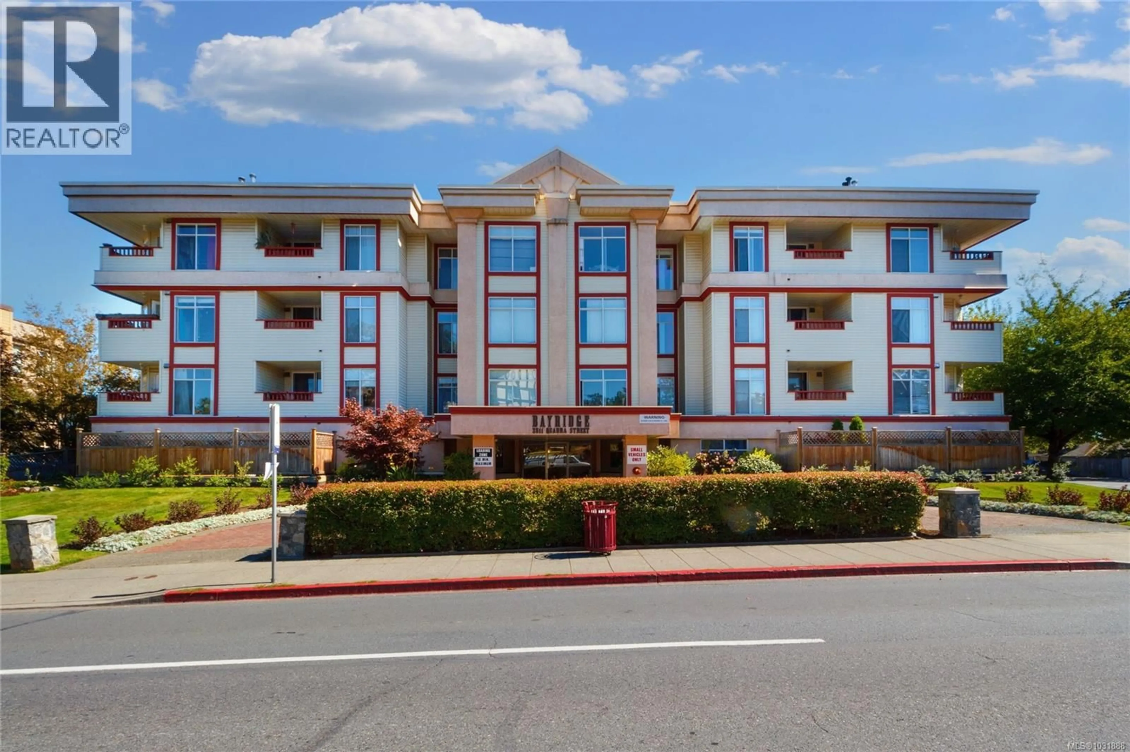 Unknown for 304 - 2511 QUADRA STREET, Victoria British Columbia V8T4E1