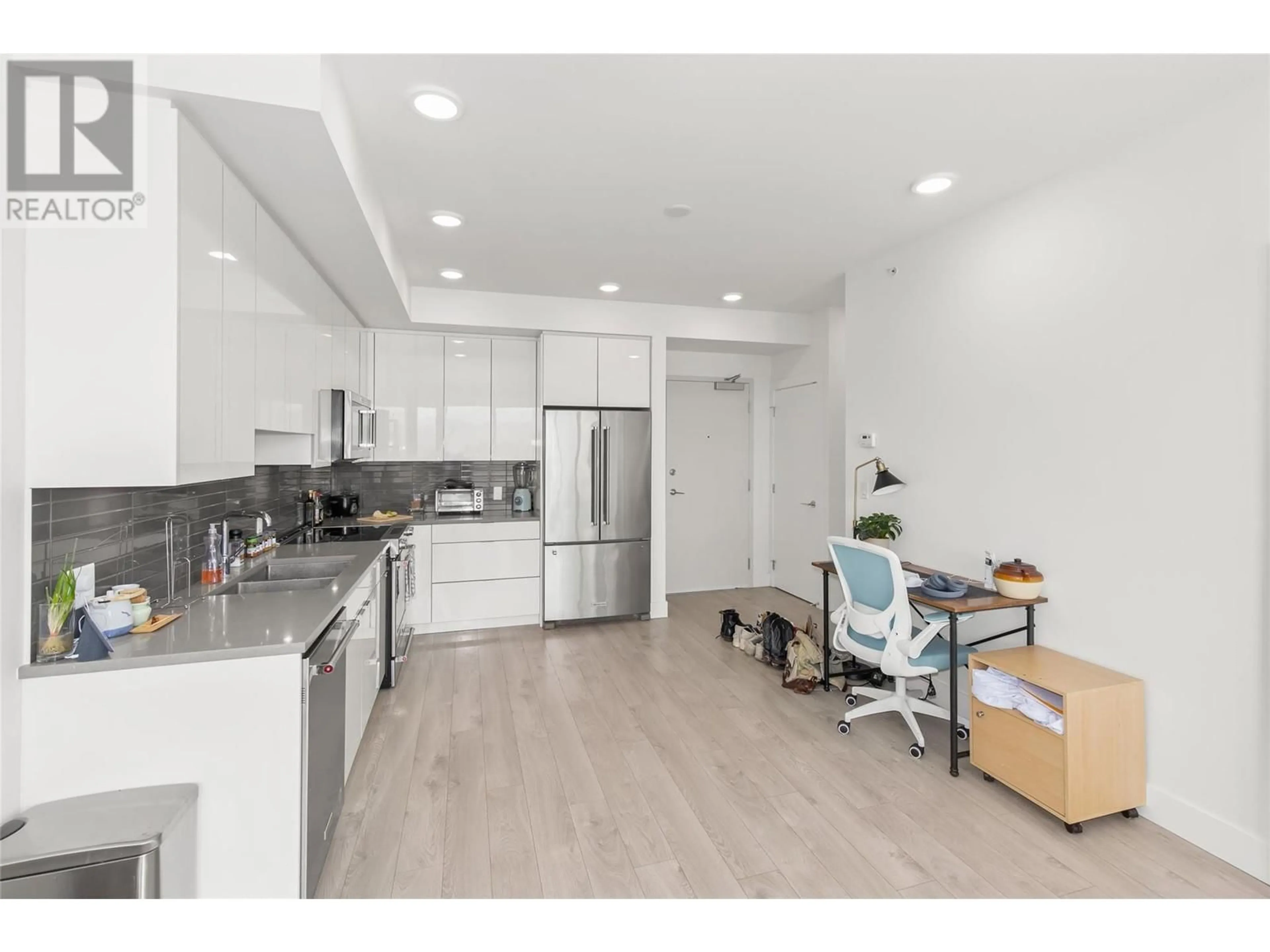 Open concept kitchen, unknown for 1007 - 1232 ELLIS STREET, Kelowna British Columbia V1Y1Z4