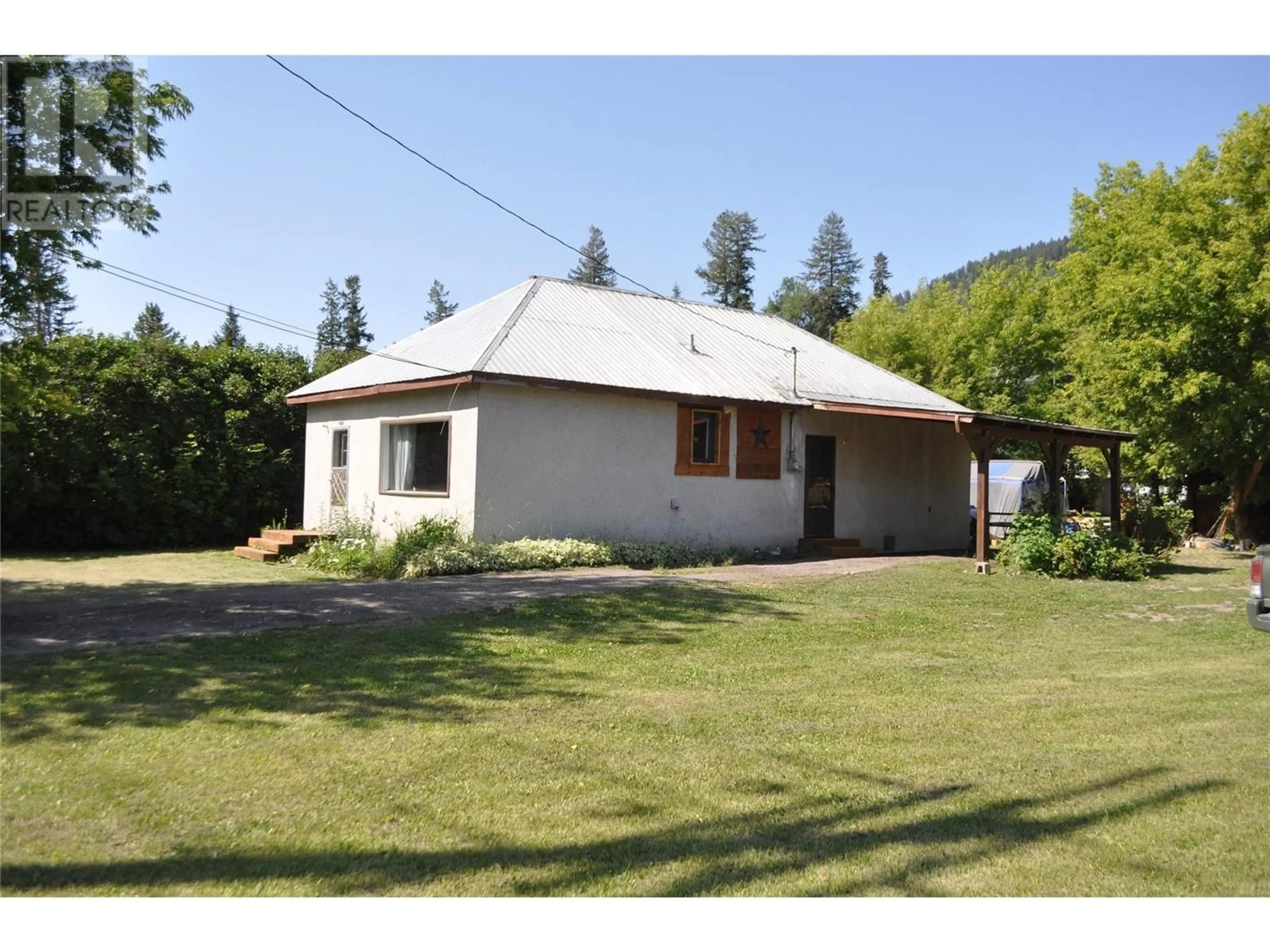 Cottage for #2280 Shuswap Avenue Lot# B & 12, Lumby British Columbia V0E2G0