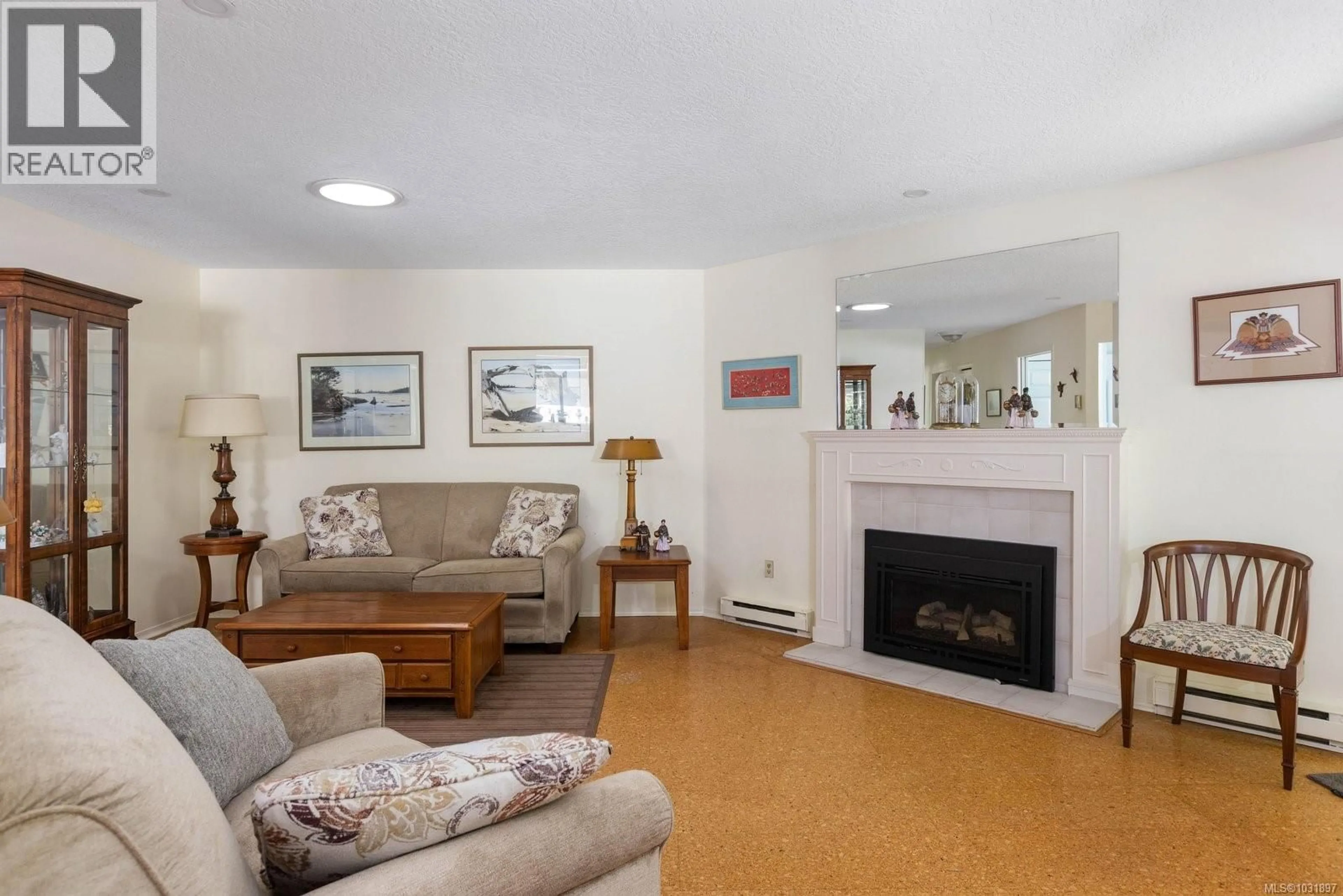 Living room with furniture, unknown for 21 - 5156 CORDOVA BAY ROAD, Saanich British Columbia V8Y2X6