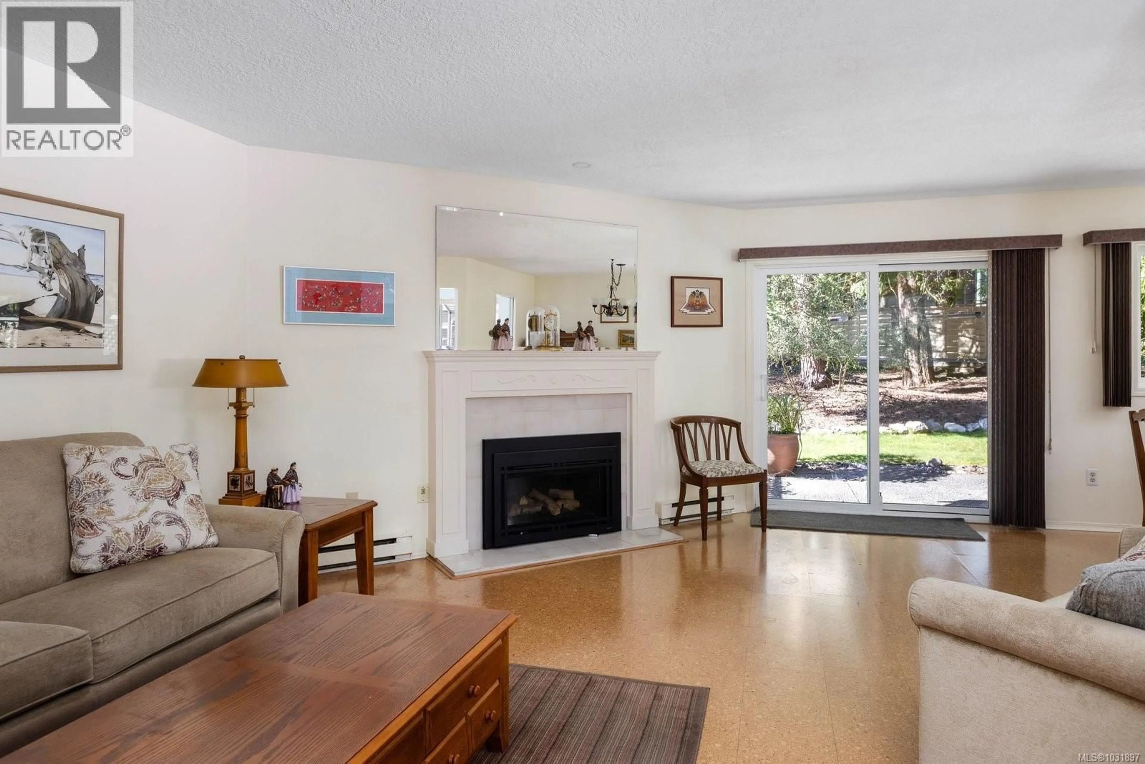 Living room with furniture, unknown for 21 - 5156 CORDOVA BAY ROAD, Saanich British Columbia V8Y2X6