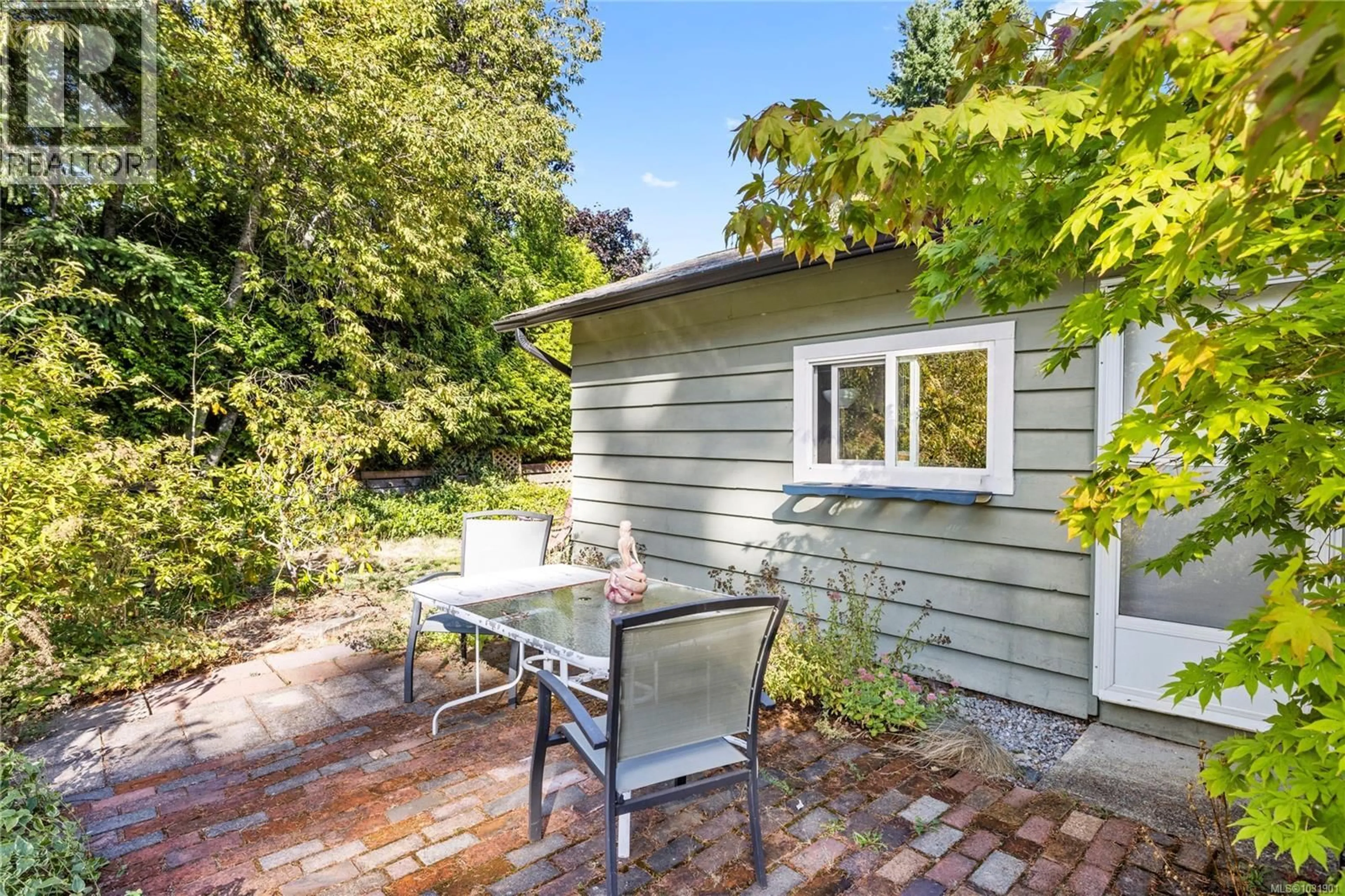 Patio, street for 6534 SOUTHAMPTON ROAD, Nanaimo British Columbia V9V1A5