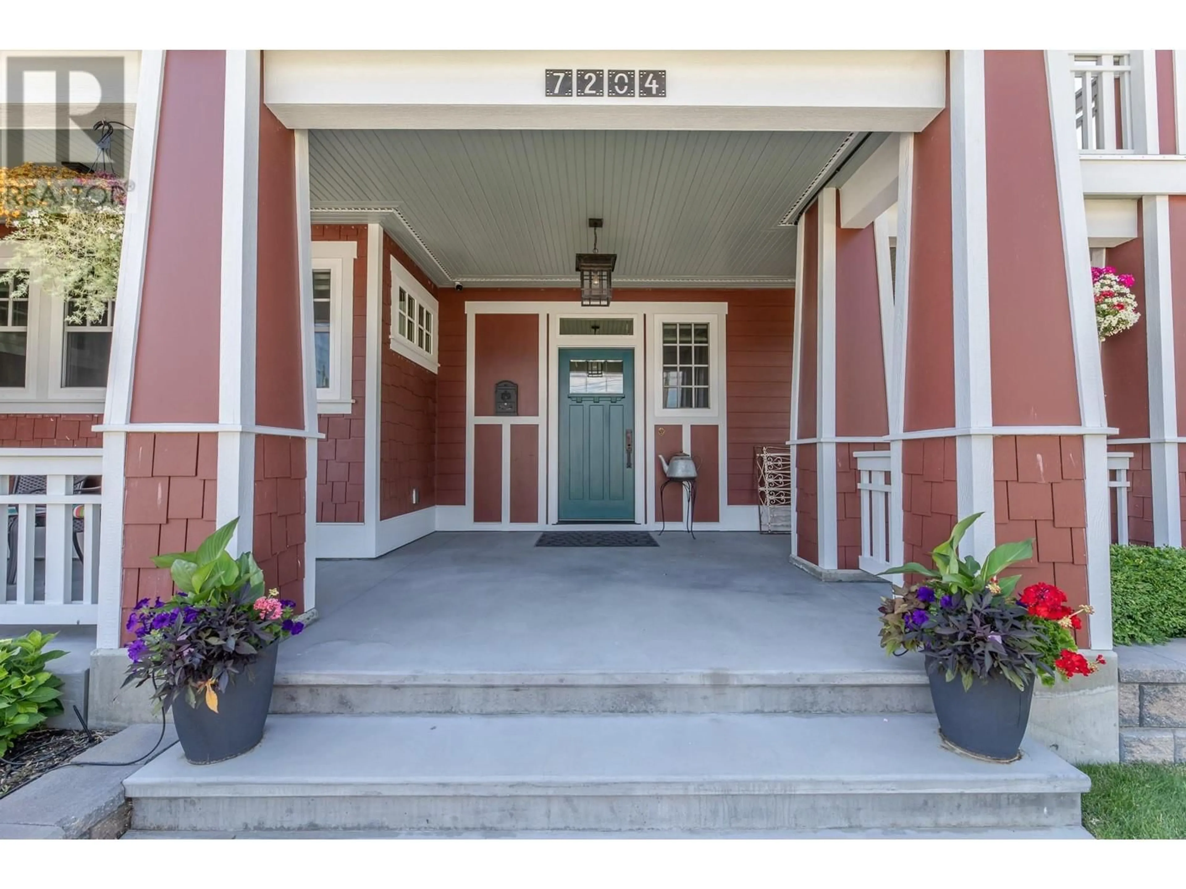 Indoor foyer for 7204 Nixon Road, Summerland British Columbia V0H1Z9