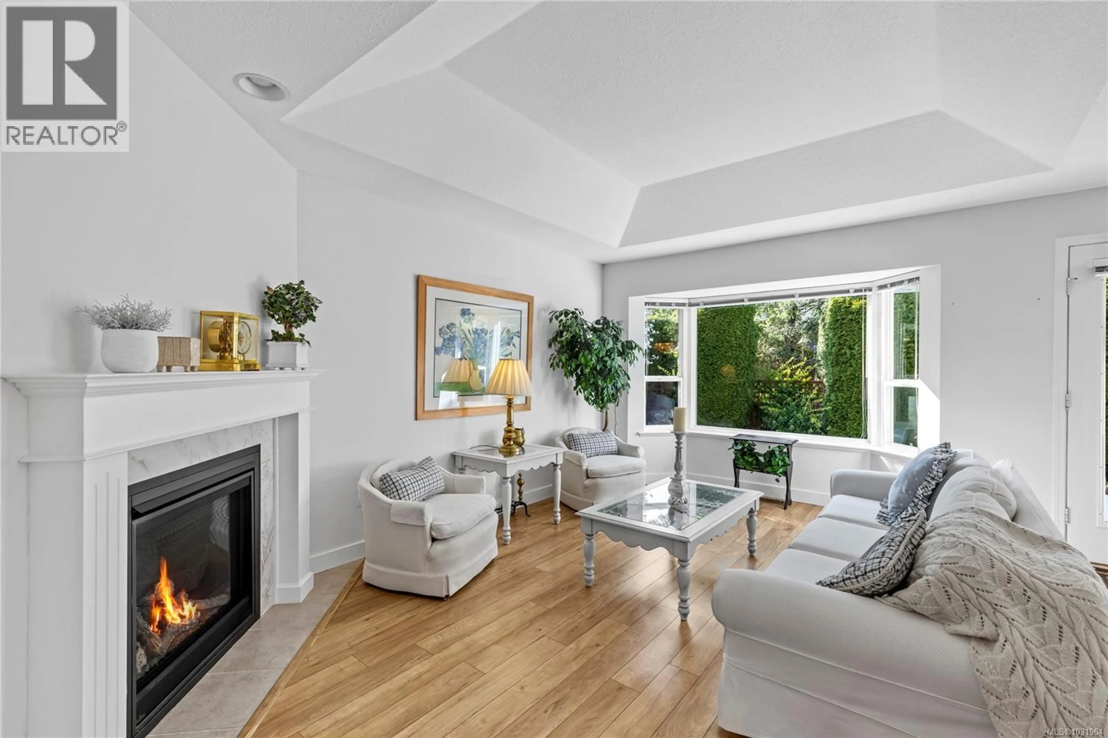 Living room with furniture, unknown for 18 - 850 ARBUTUS STREET, Qualicum Beach British Columbia V9K2M7