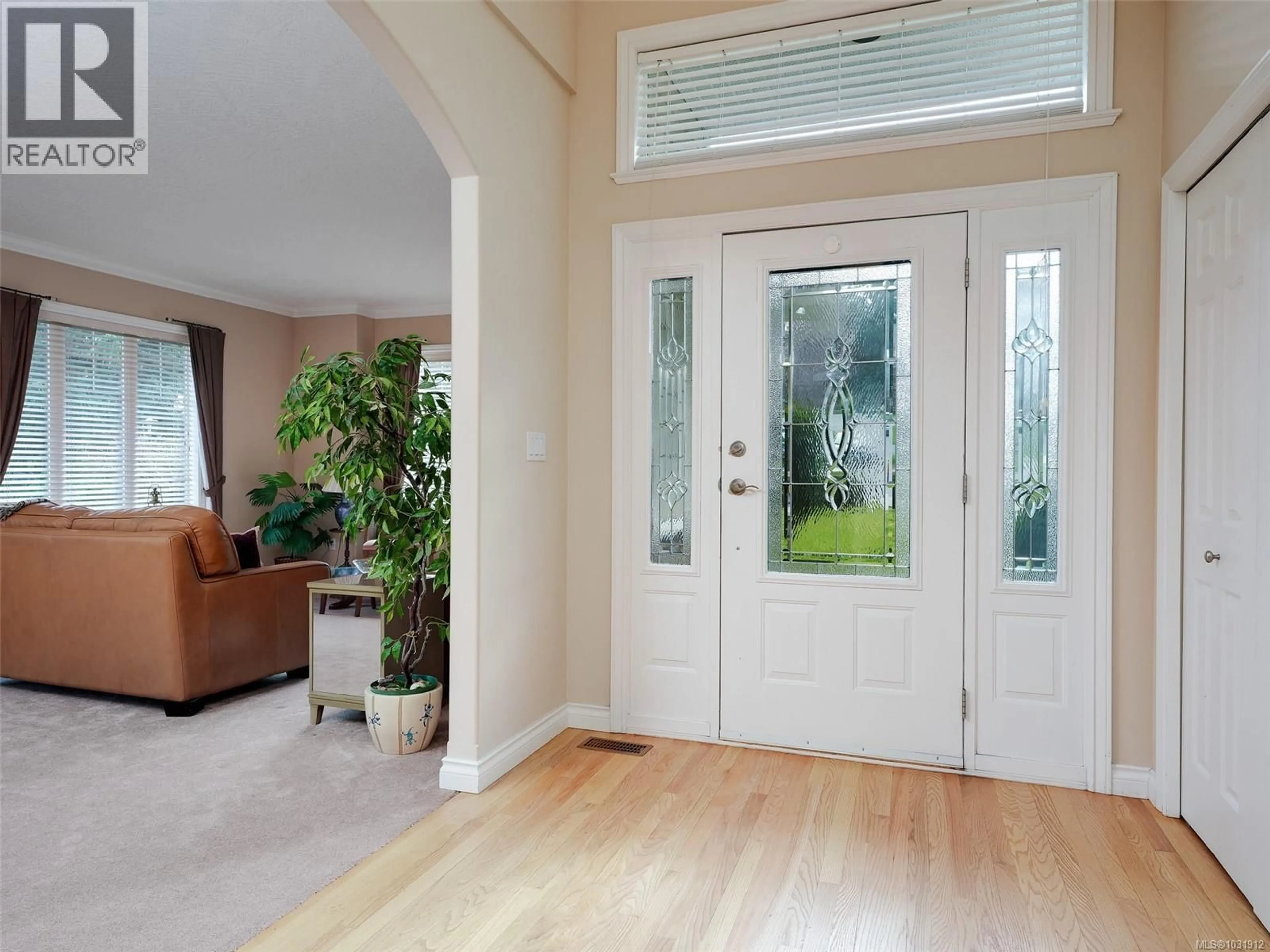 Indoor entryway for 1668 CRESSWELL DRIVE, North Saanich British Columbia V8L4L8
