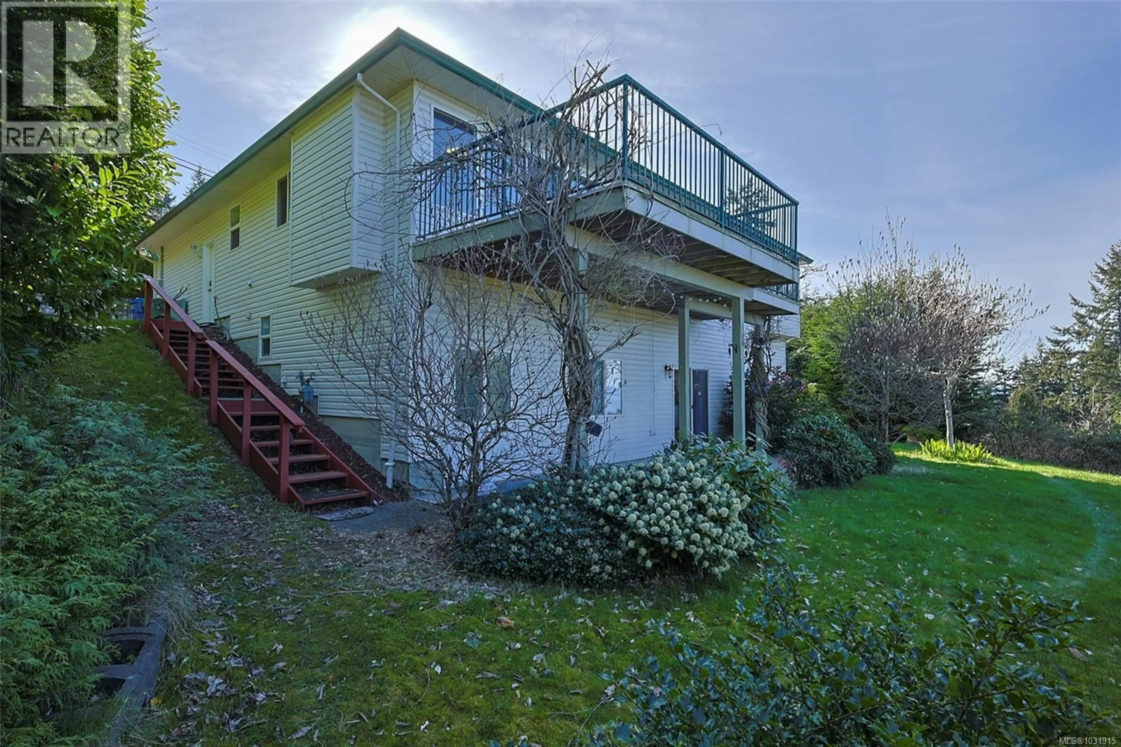 A pic from outside/outdoor area/front of a property/back of a property/a pic from drone, building for 4718 LAGUNA WAY, Nanaimo British Columbia V9T5C3