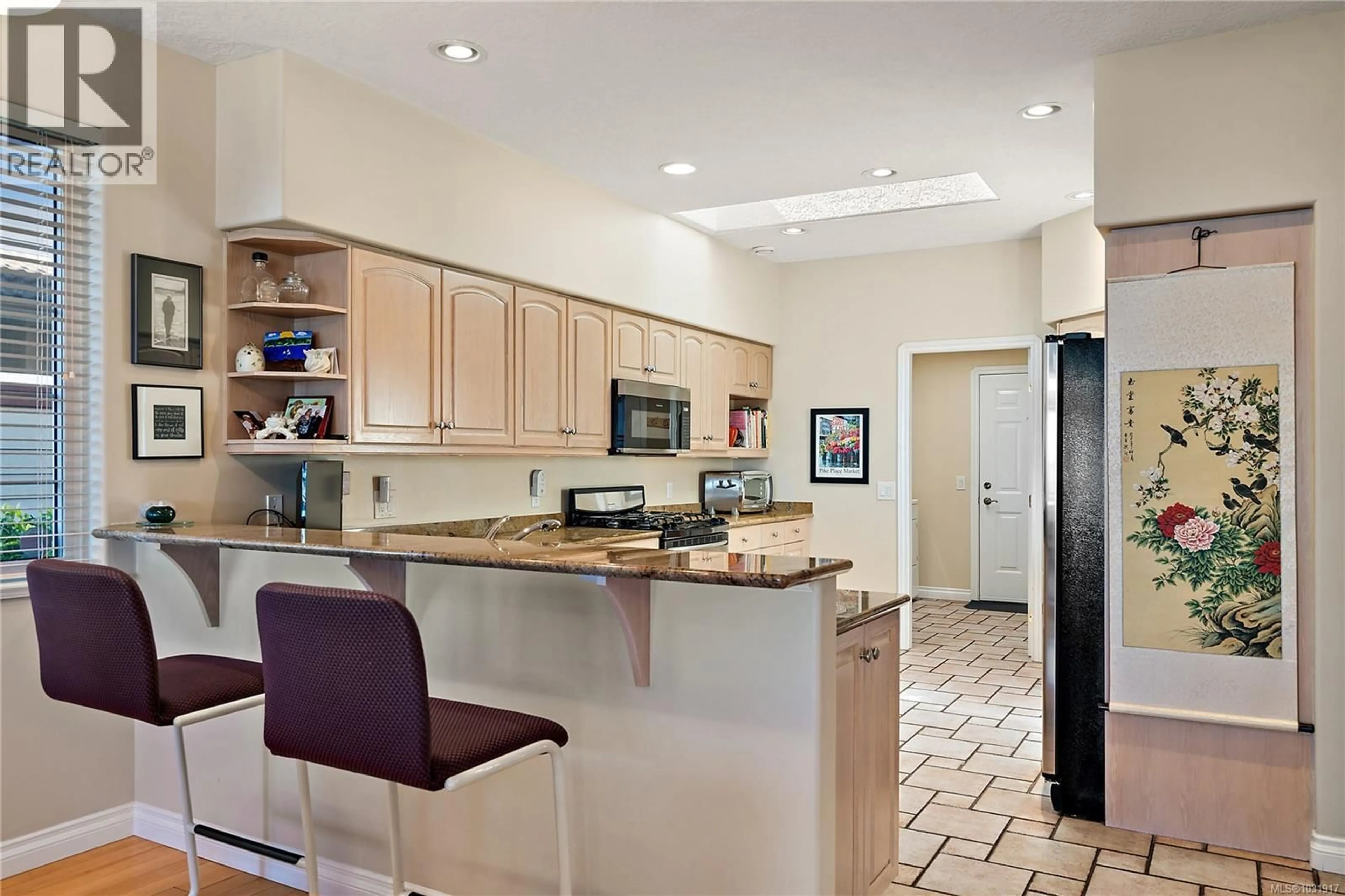 Unknown for 10007 THIRD STREET, Sidney British Columbia V8L3B1